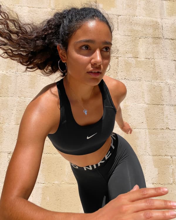 Politiek staan Oost Timor Sport-bh's speciaal ontworpen voor meisjes. Nike BE
