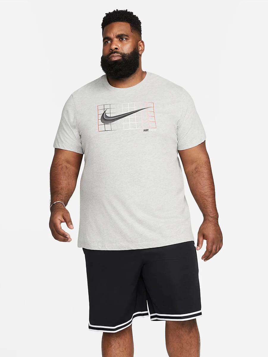 mordedura Regenerador Contradecir Los mejores pantalones cortos Nike de tallas grandes y para personas altas  que ya puedes comprar. Nike ES