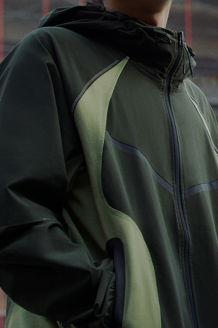 Nike Tech Woven—unlock your range of motion. Nike SK