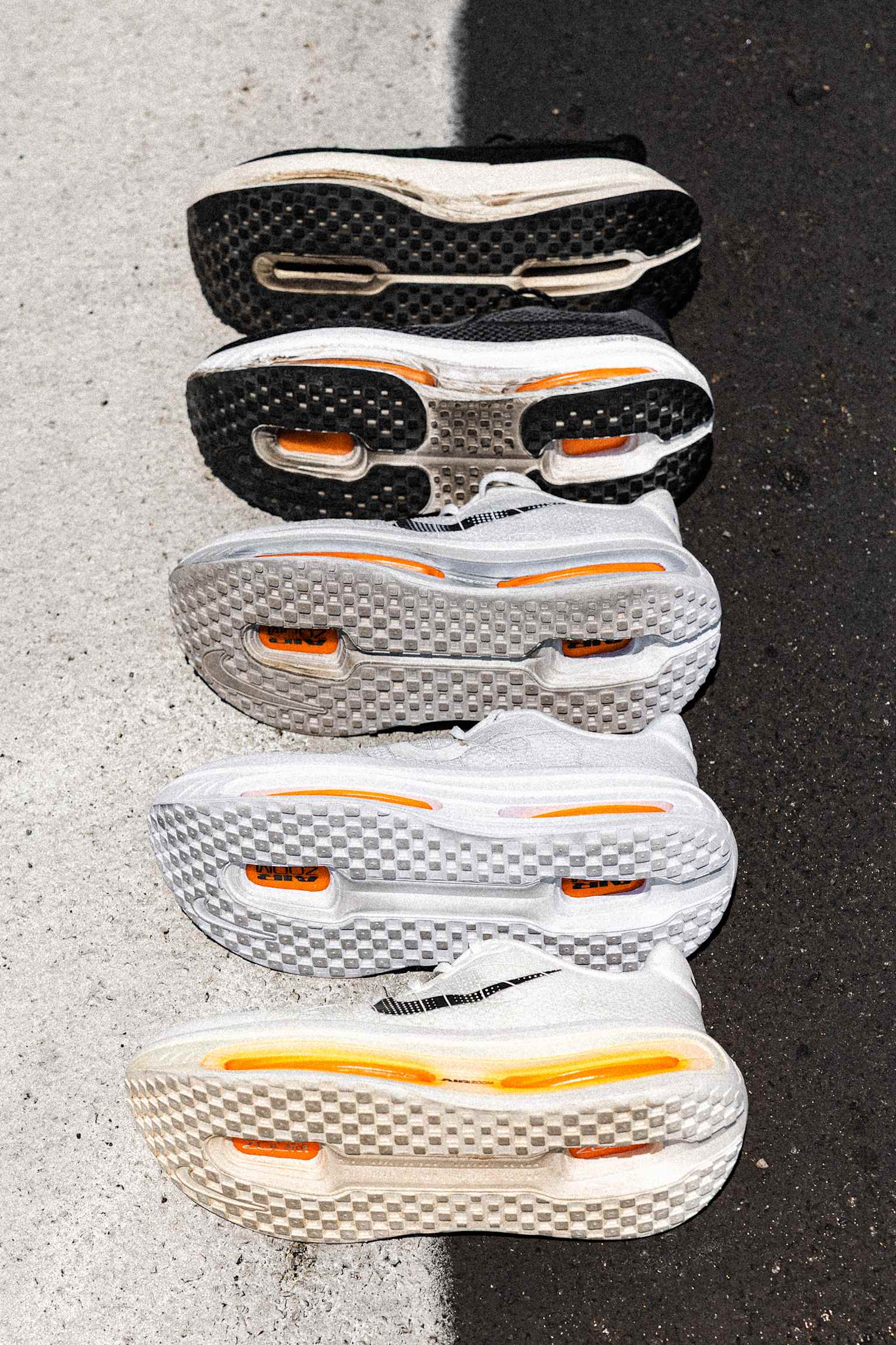 限界を突破するランを叶えるデザイン：ナイキ ボメロ プレミアムが距離