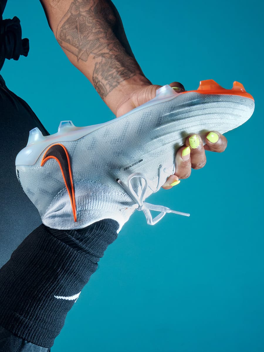 Zo meet je je voet op om de juiste schoenmaat te achterhalen. Nike BE