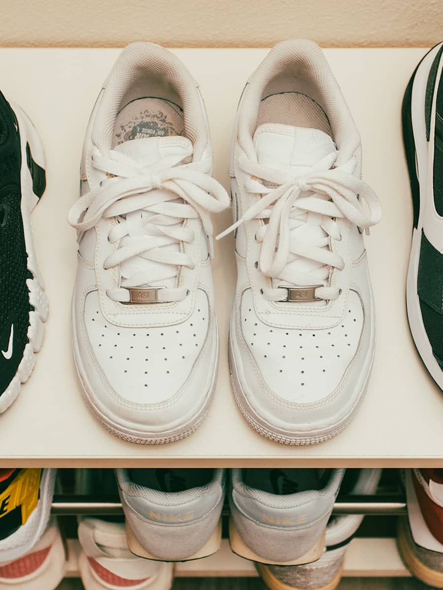 Everyone's Been Tying Their Shoe Laces Wrong ○ Forever ! 