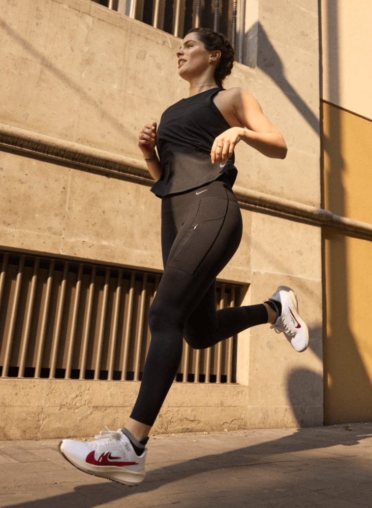 Running. Nike GB