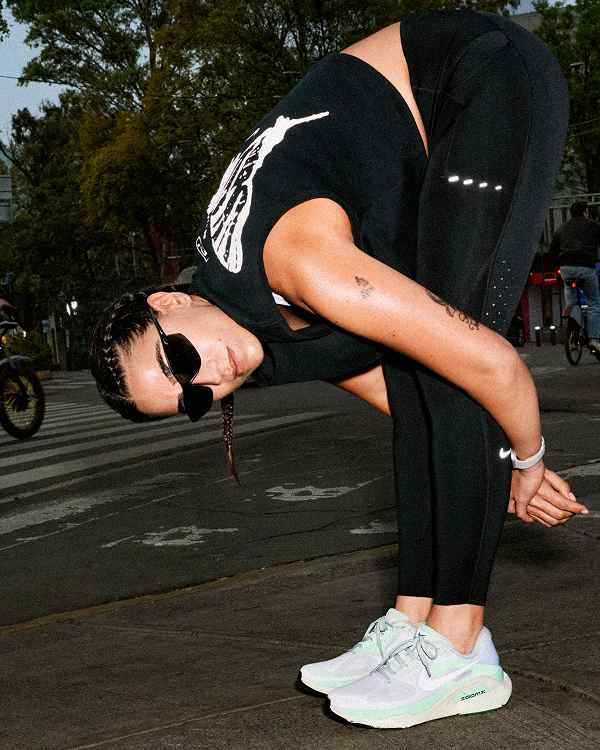 Women's Shoes, Clothing & Accessories. Nike RO