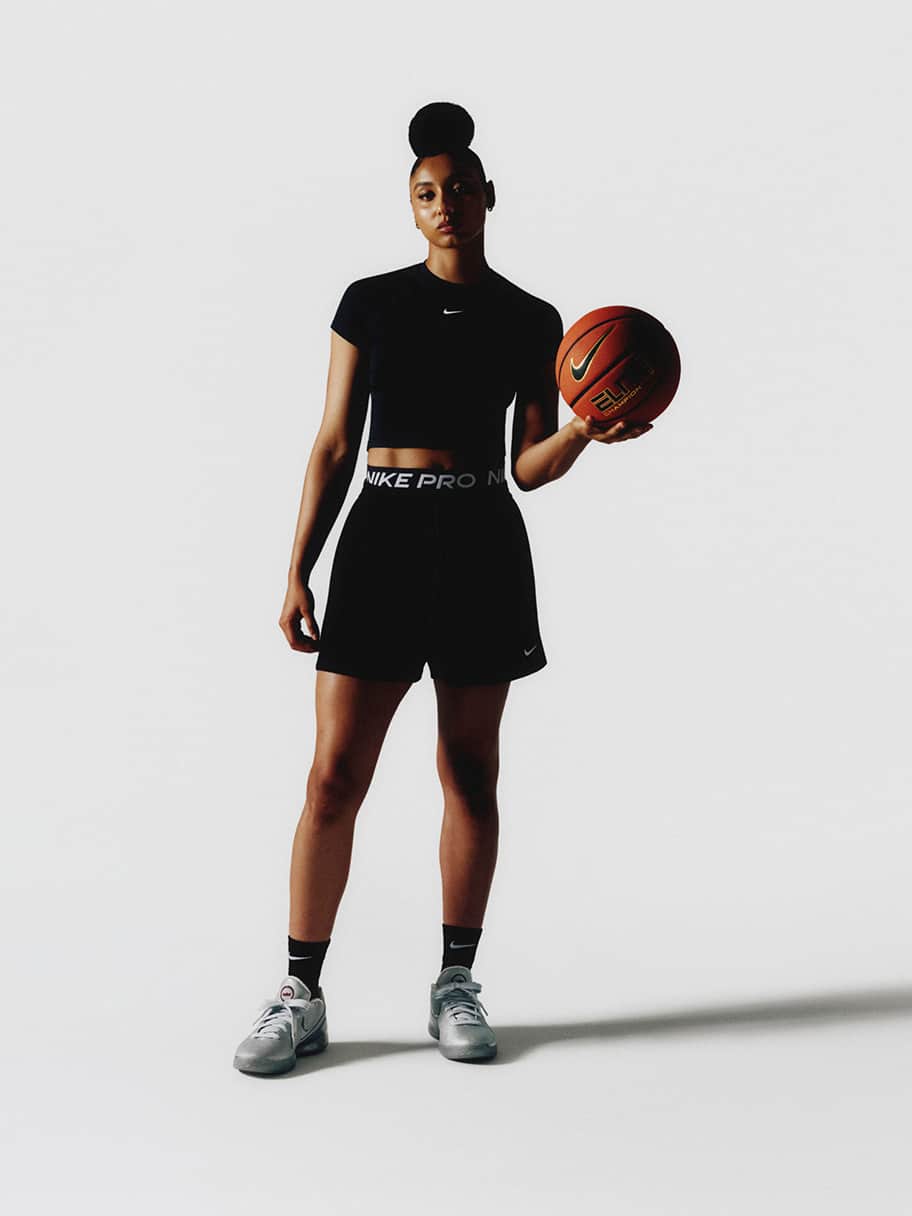 ジュジュ・ワトキンスがレブロン・ジェームズとの初のNikeコラボ