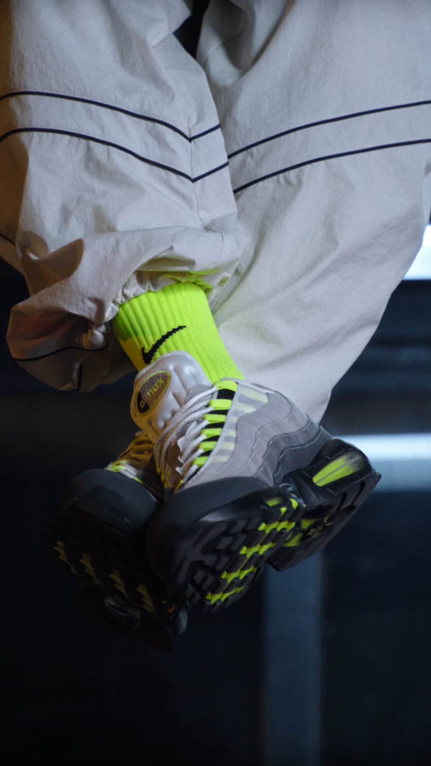nike nomo on feet