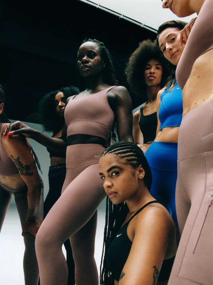 Ensemble Vetement Nike Femme - Promos Soldes Hiver 2024