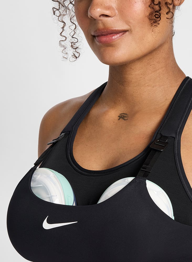 Nikeの新しいマタニティアイテム：ウェアラブル搾乳器対応スポーツブラ