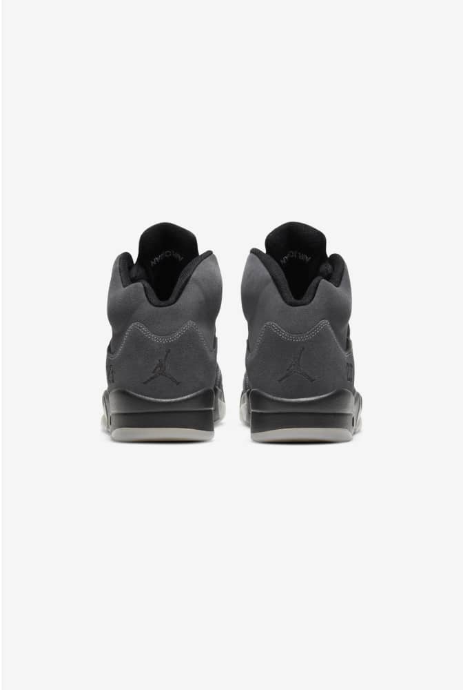 AIR JORDAN 5 RETRO. Nike AR
