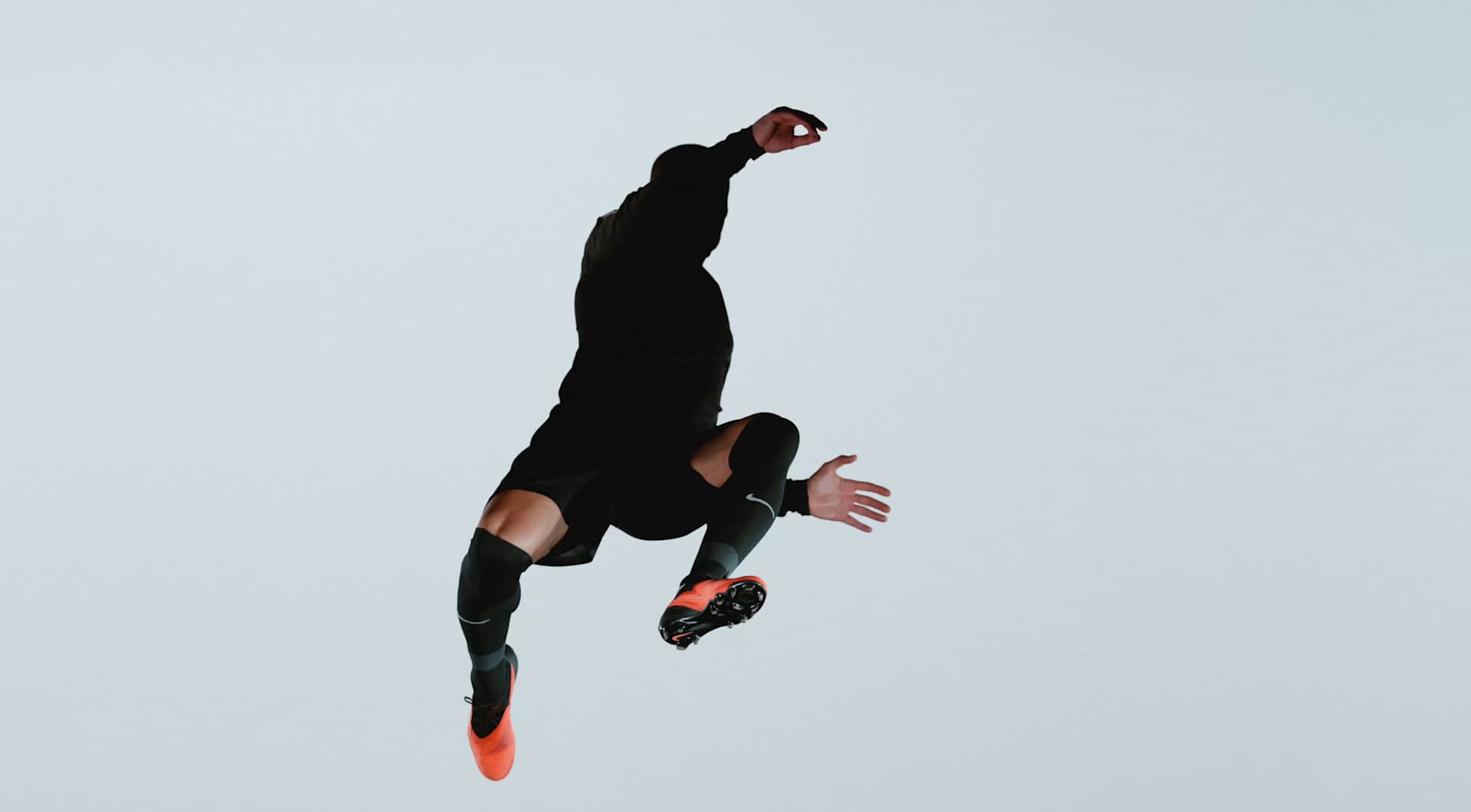ファントム サッカースパイク.オンラインストア (通販サイト)