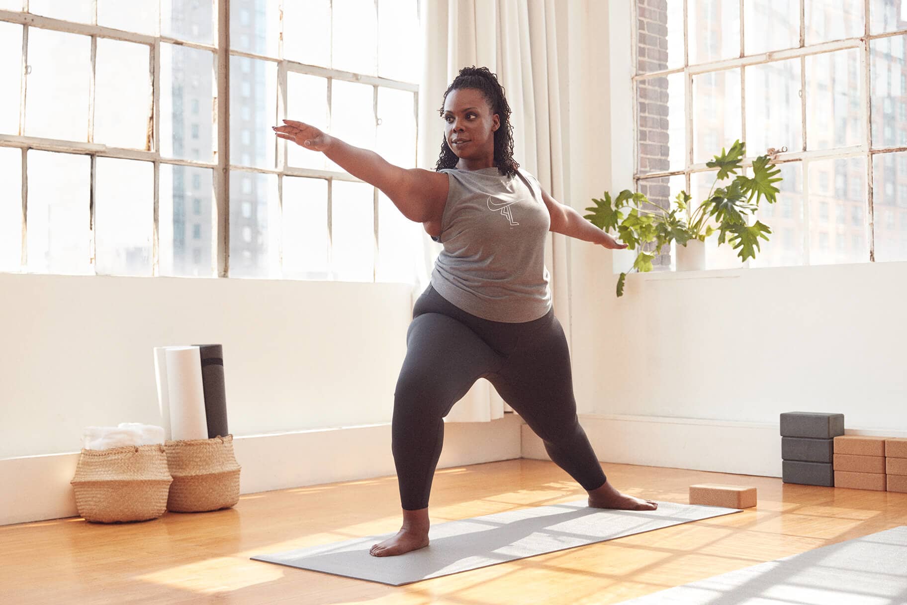 beeld Grondig Grof Kleding kiezen voor hot yoga: tips om fris en comfortabel te blijven. Nike  NL