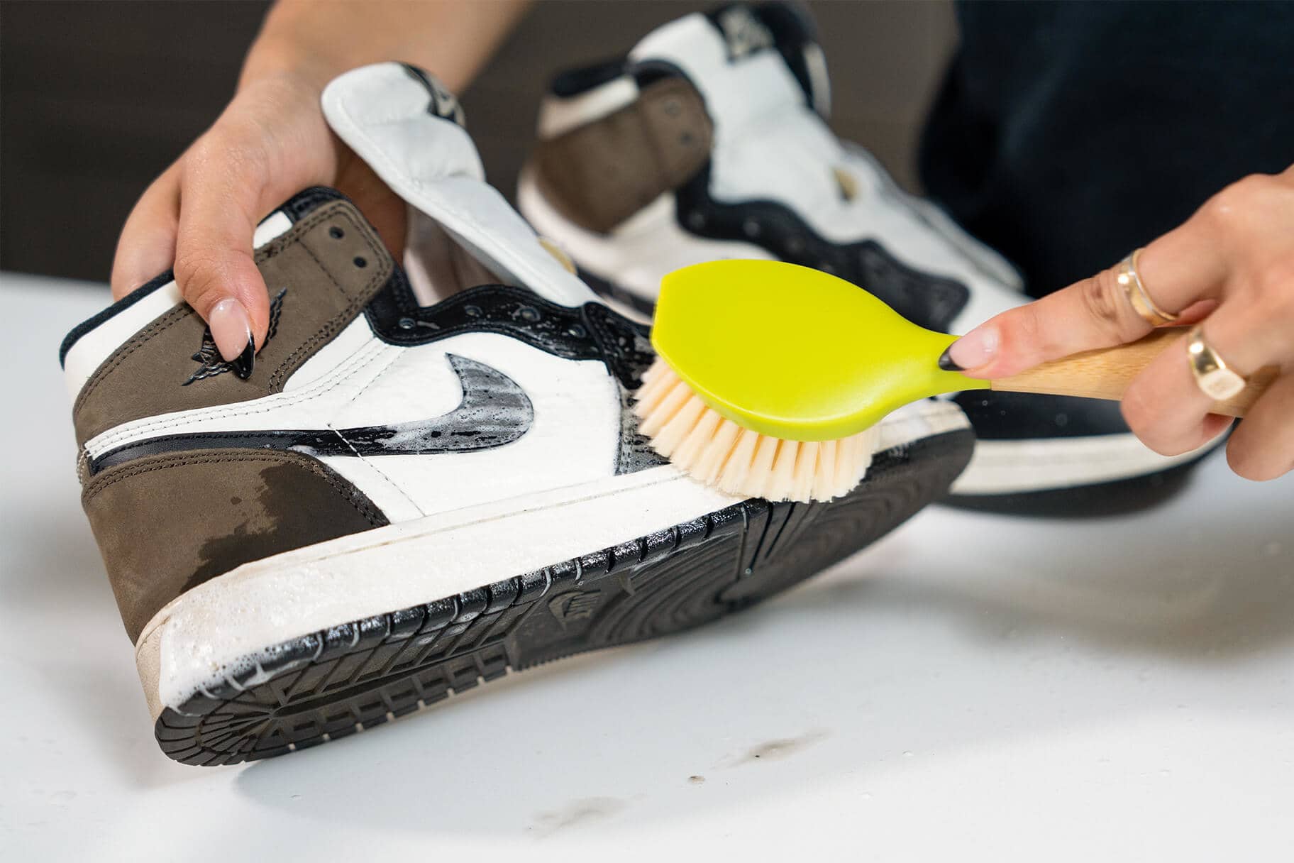 Correa cortar a tajos alcanzar Cómo limpiar tu calzado en 6 pasos fáciles. Nike