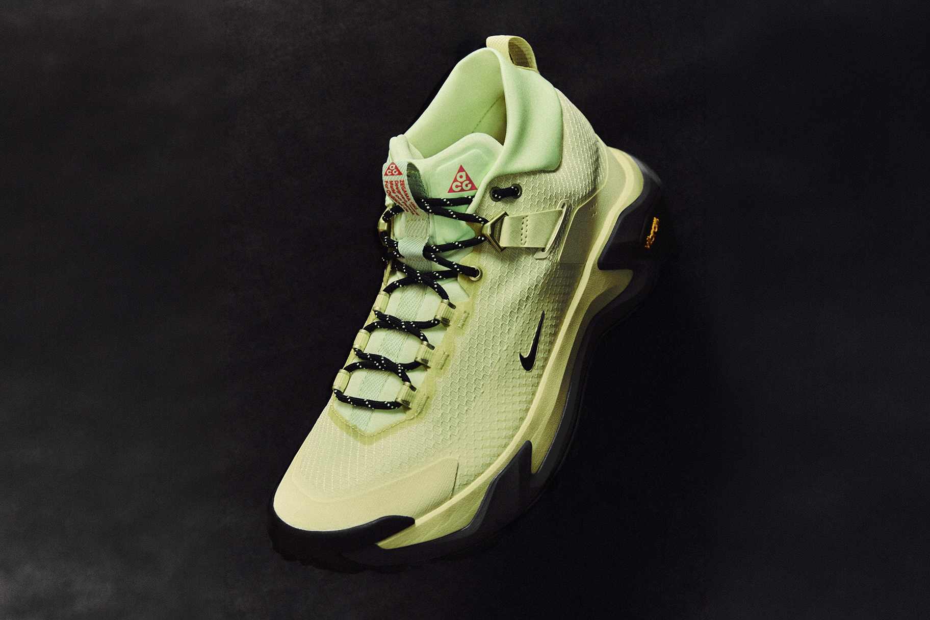 ナイキ ACG ゼガマ ハイクが登場。トレイルで頼れるタフな仕様と、足に