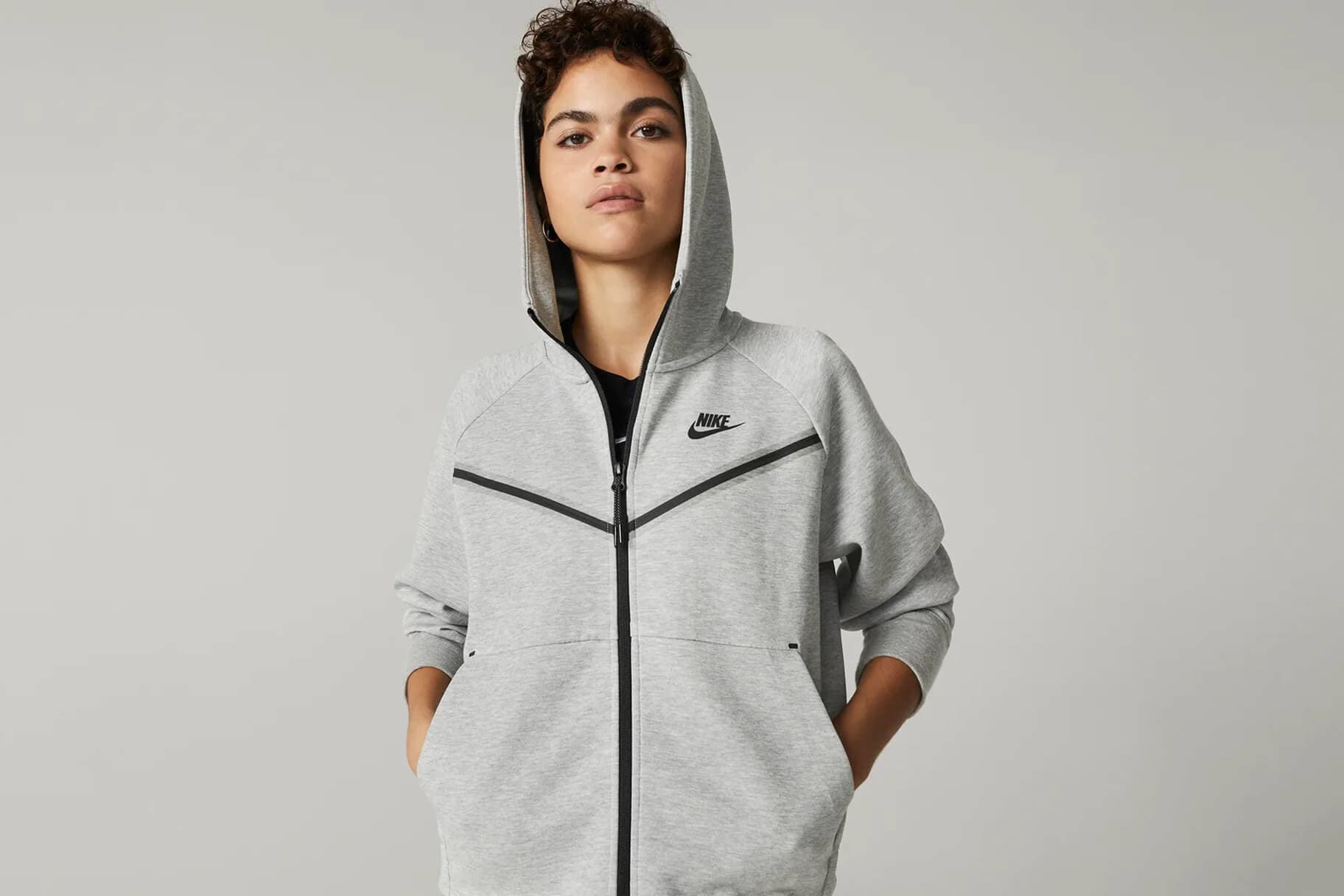 Cipo & Baxx Felpa Con Cappuccio E Zip Per Donna – Giacca Sportiva E Moderna, Con Tasche E Scritte Sulle Maniche – Perfetta Per Tempo Libero E Fitness
