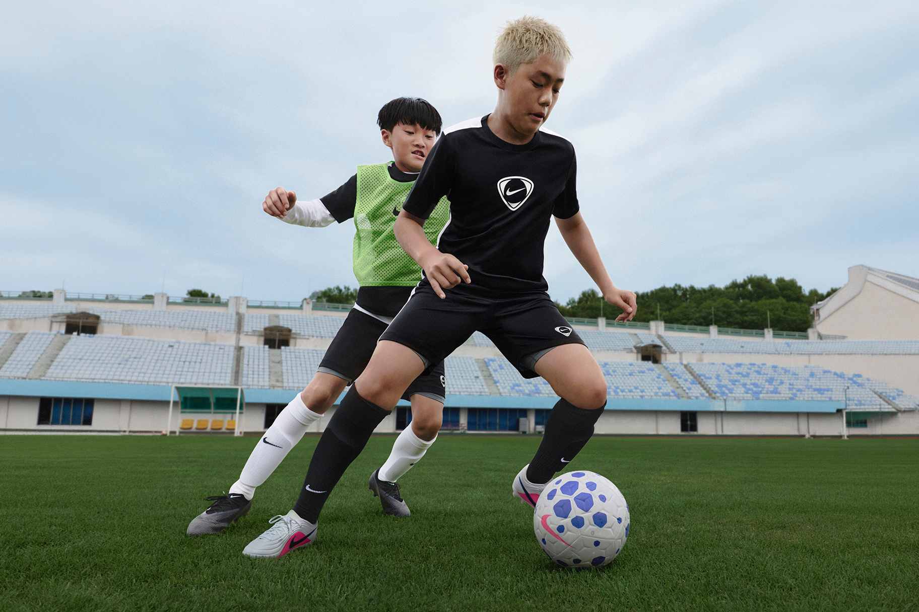 ちょうどよいサッカースパイクのフィット感とは？.オンラインストア