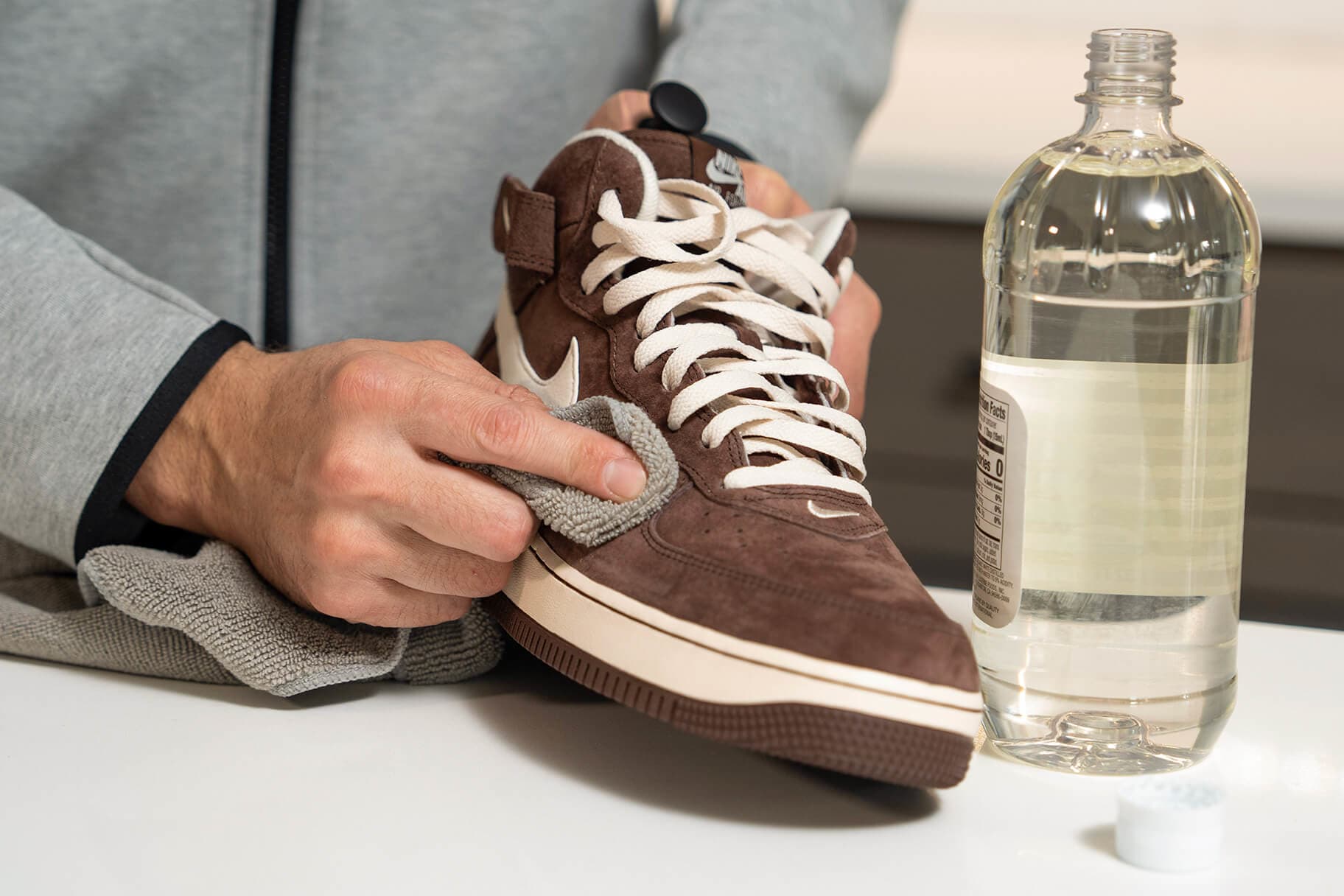 Como limpiar zapatillas negras de online tela