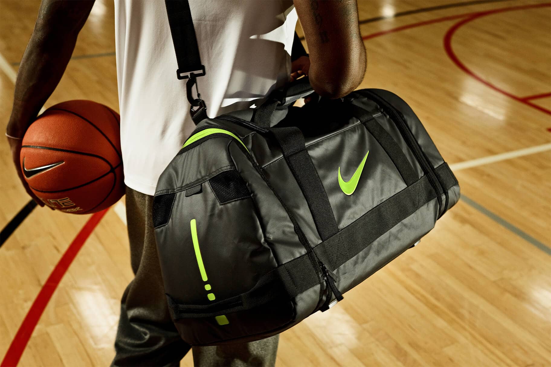 バスケットボールギアの持ち運びに最適なNikeバッグ.オンラインストア