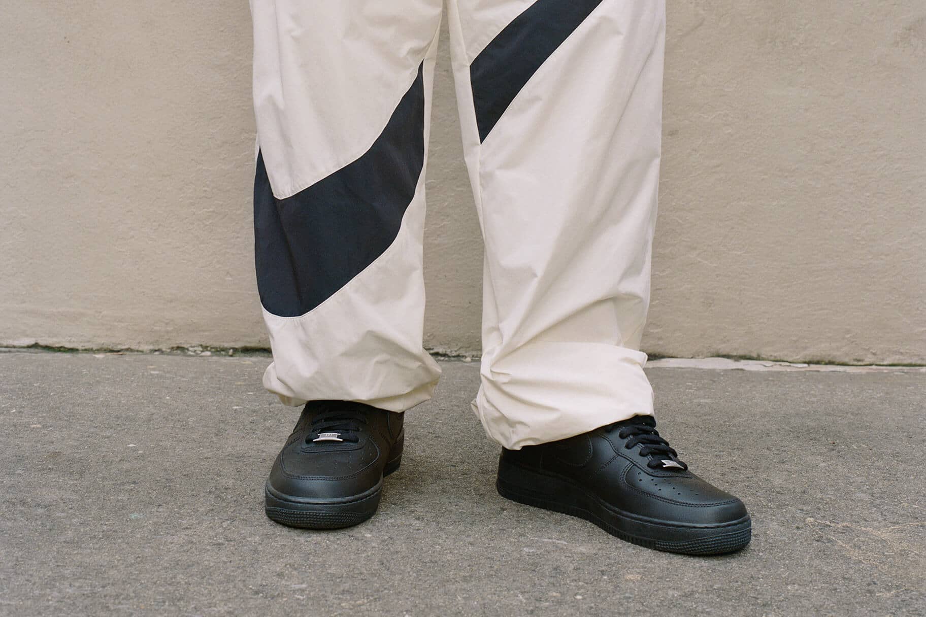 NIKE ブラック スニーカー 24cm 1回使用 オシャレな大人が買ってよかったのは「ナイキ」の黒