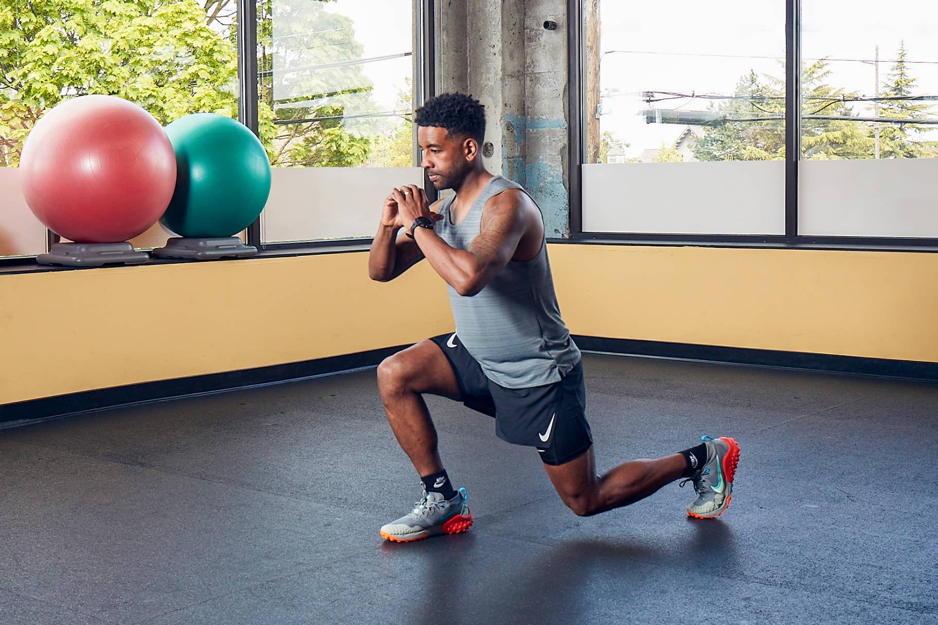 Expert-approved Bodyweight Leg Workout. Nike JP