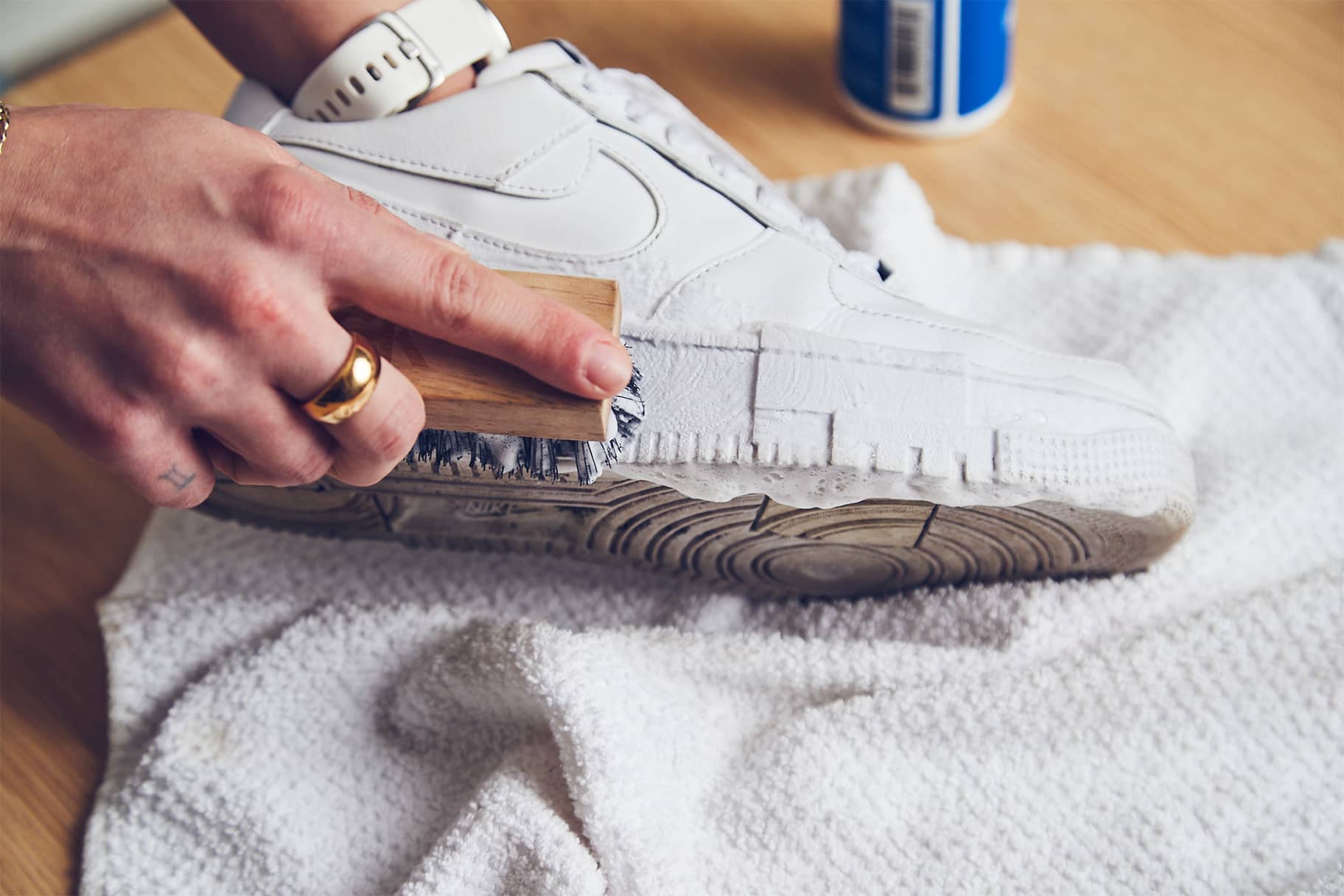 verkwistend luchthaven Slagschip Tips om vouwen en kreukels uit schoenen te krijgen. Nike NL