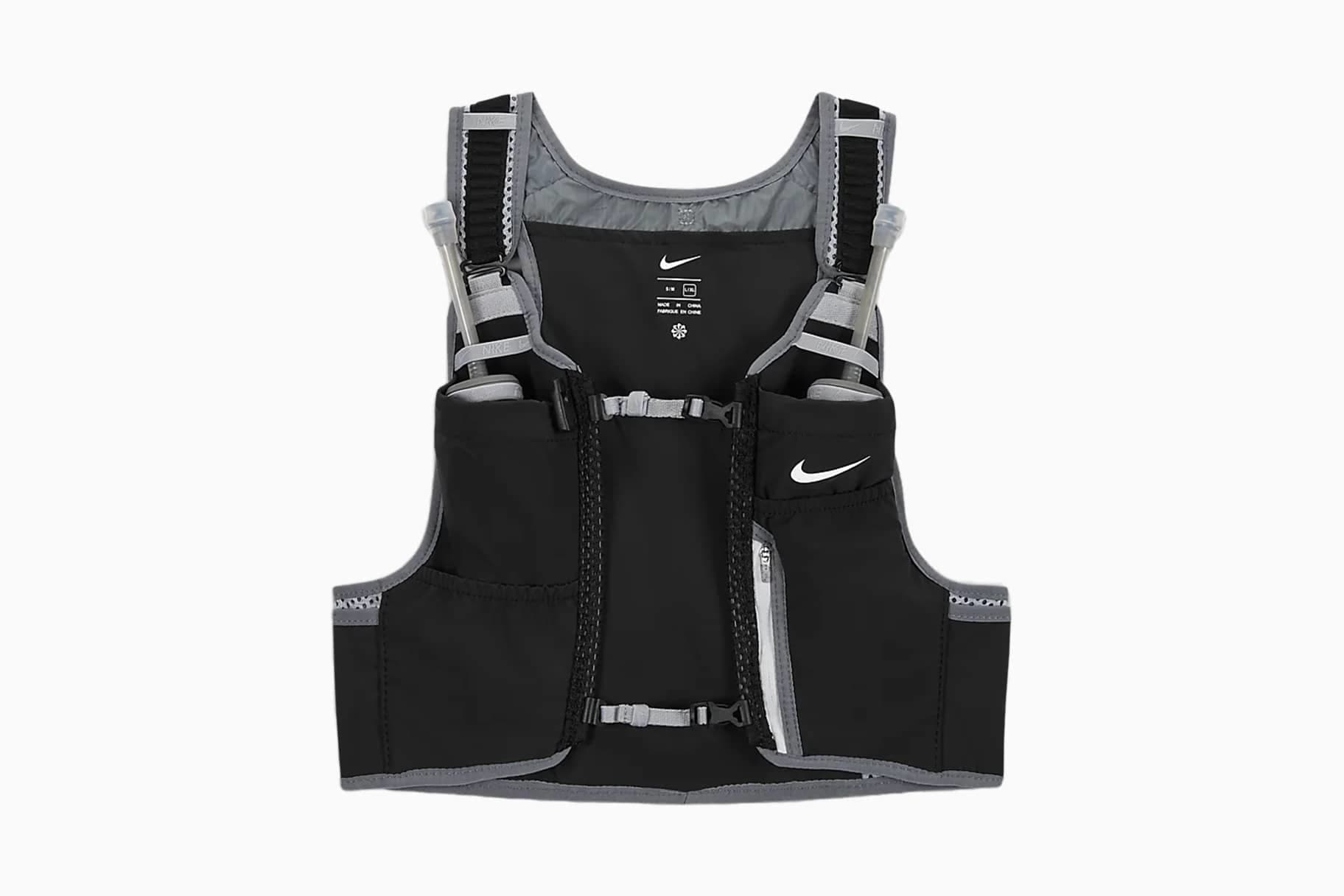 NIKE ランニング用ハイドレーションベルト ボトル4本付き貴重品 Nikeおすすめのランニング用ハイドレーションベルトとベスト