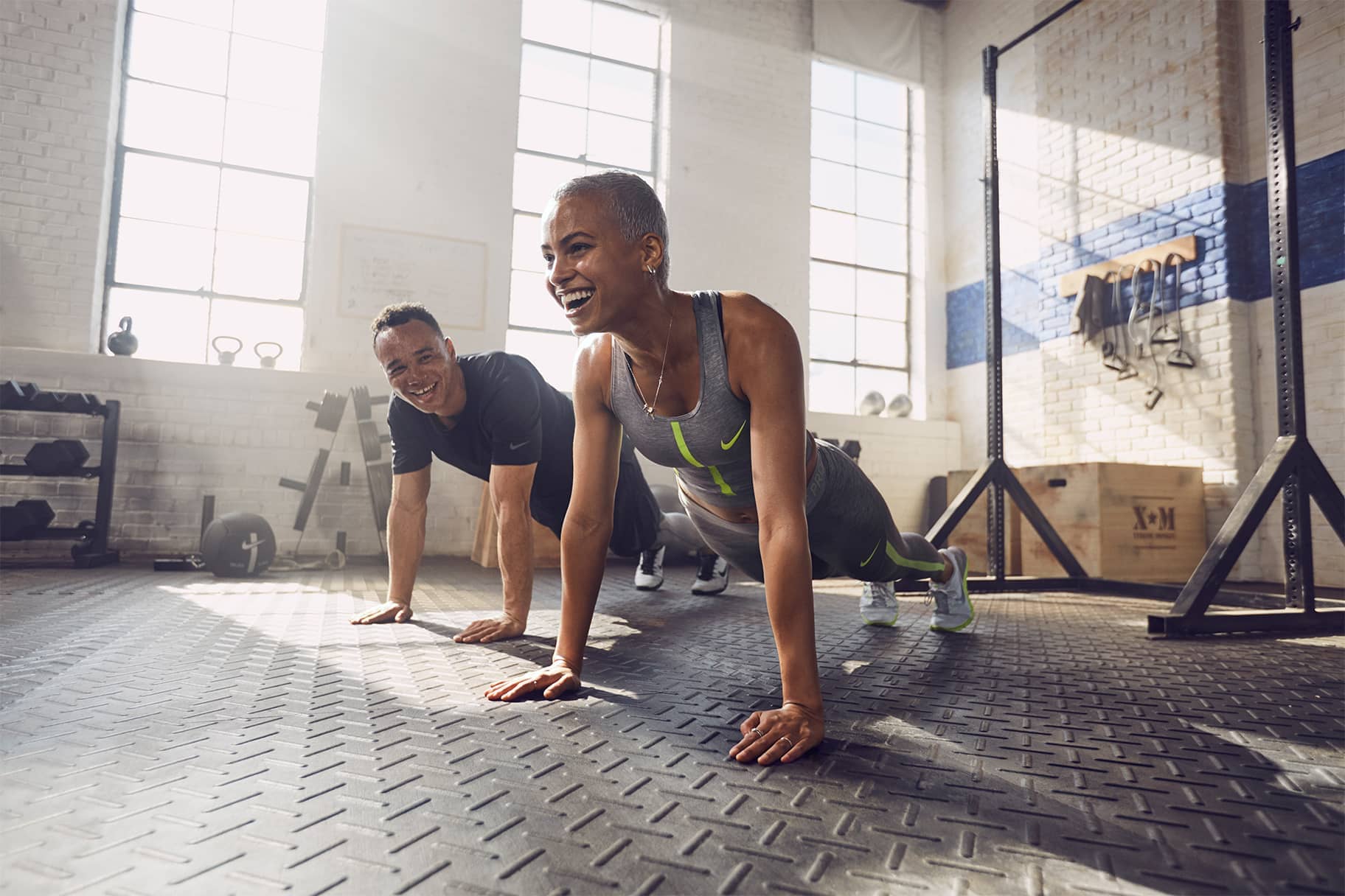 10 beneficios de hacer ejercicio con tu peso corporal según los expertos.  Nike