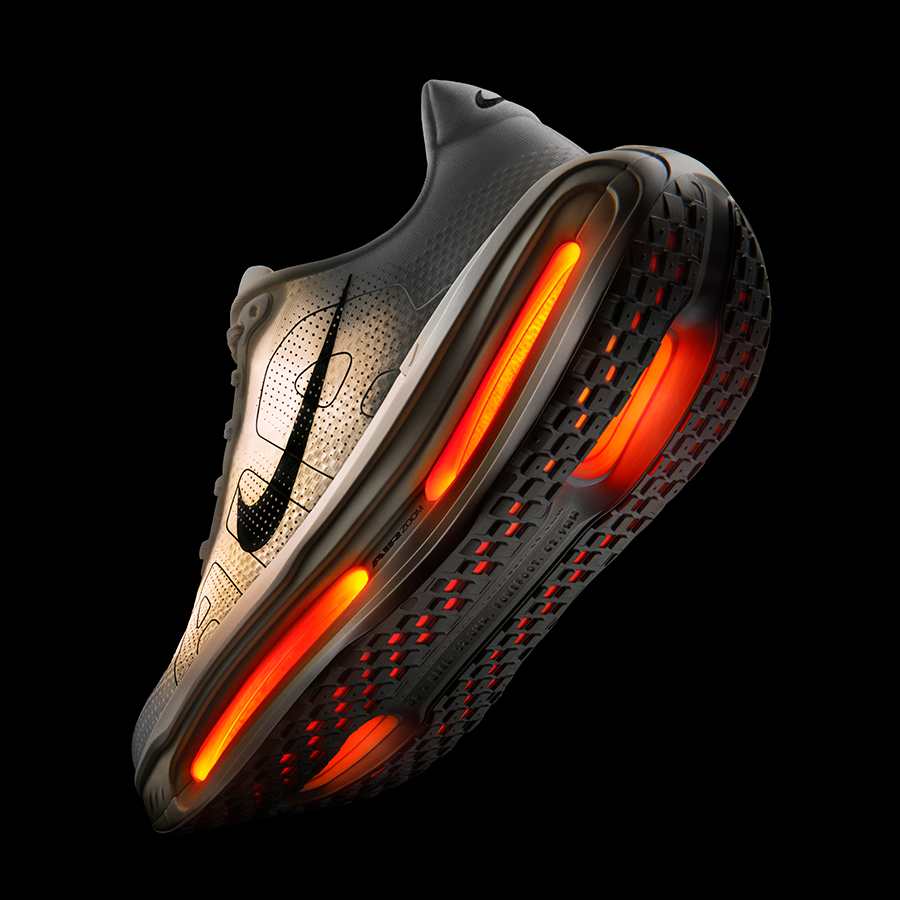 NIKE ボメロプレミアム 26.5 限界を突破するランを叶えるデザイン 