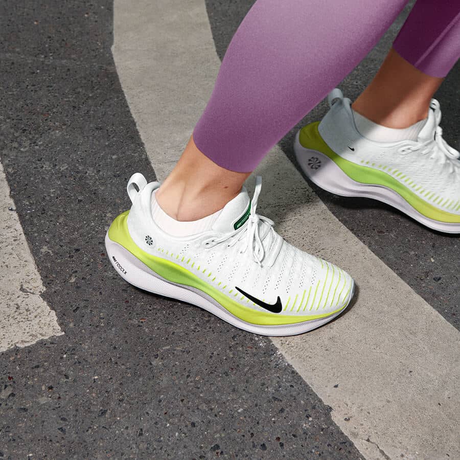 Nike vuelve a lanzar su tecnología ReactX con el propósito de optimizar el  retorno de energía y reducir su huella de carbono. Nike MX