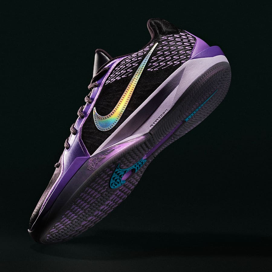 Nike Sabrina 2 バスケットボールシューズ Der Sabrina 2 feiert den Basketball-Superstar. Nike DE