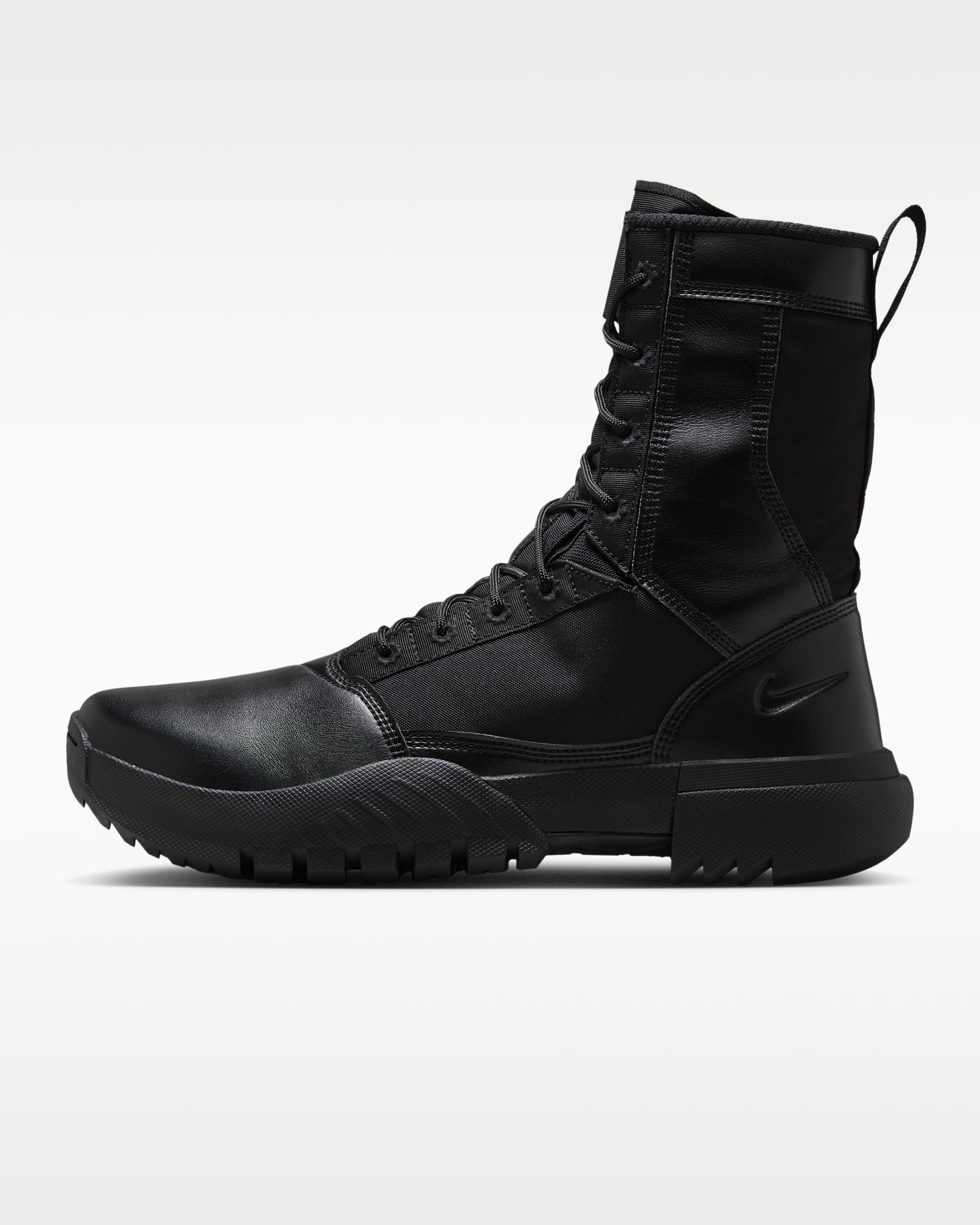 Nike SFB Air Field Ukiah 8"