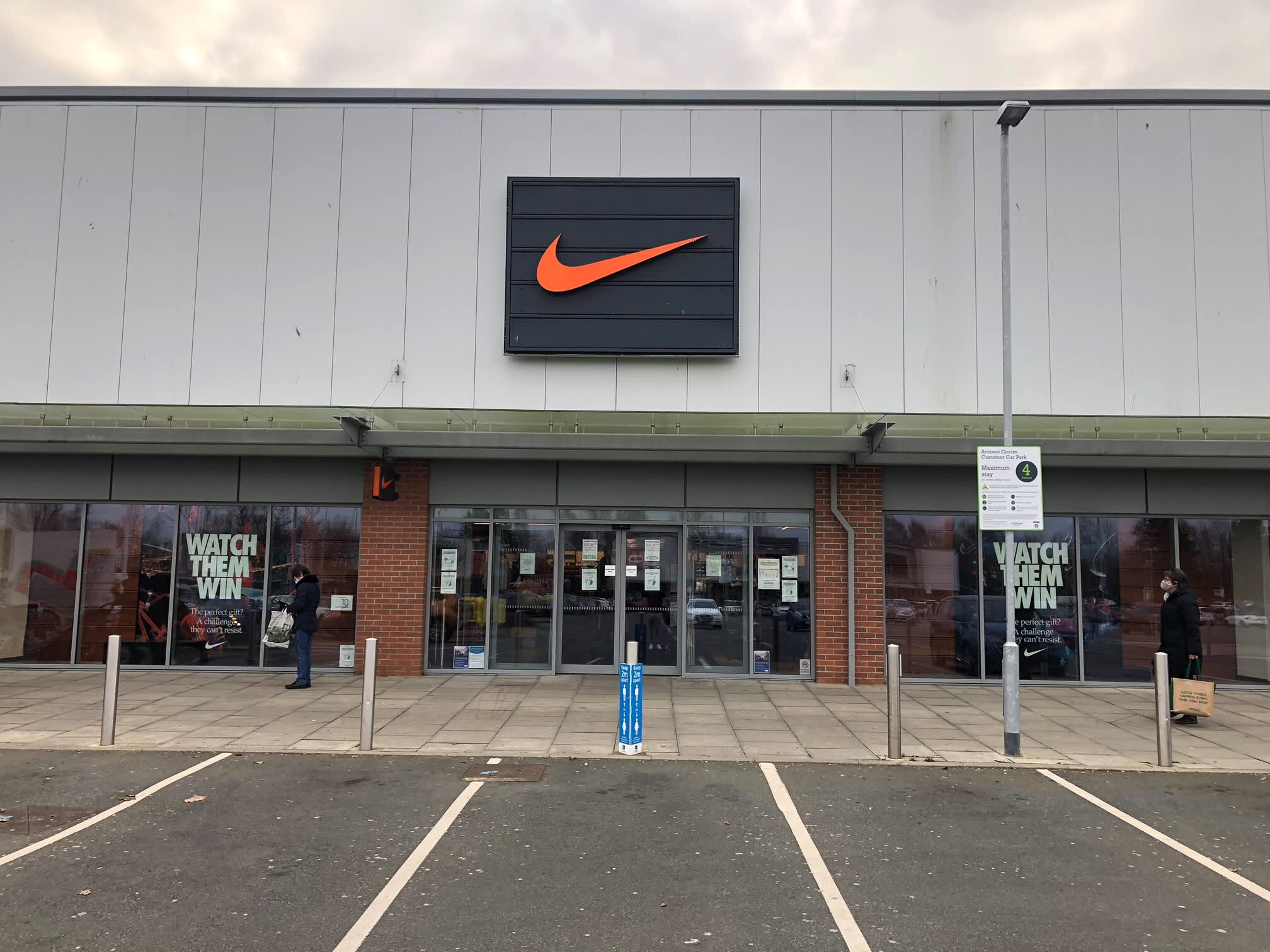 Nike factory shop opening times