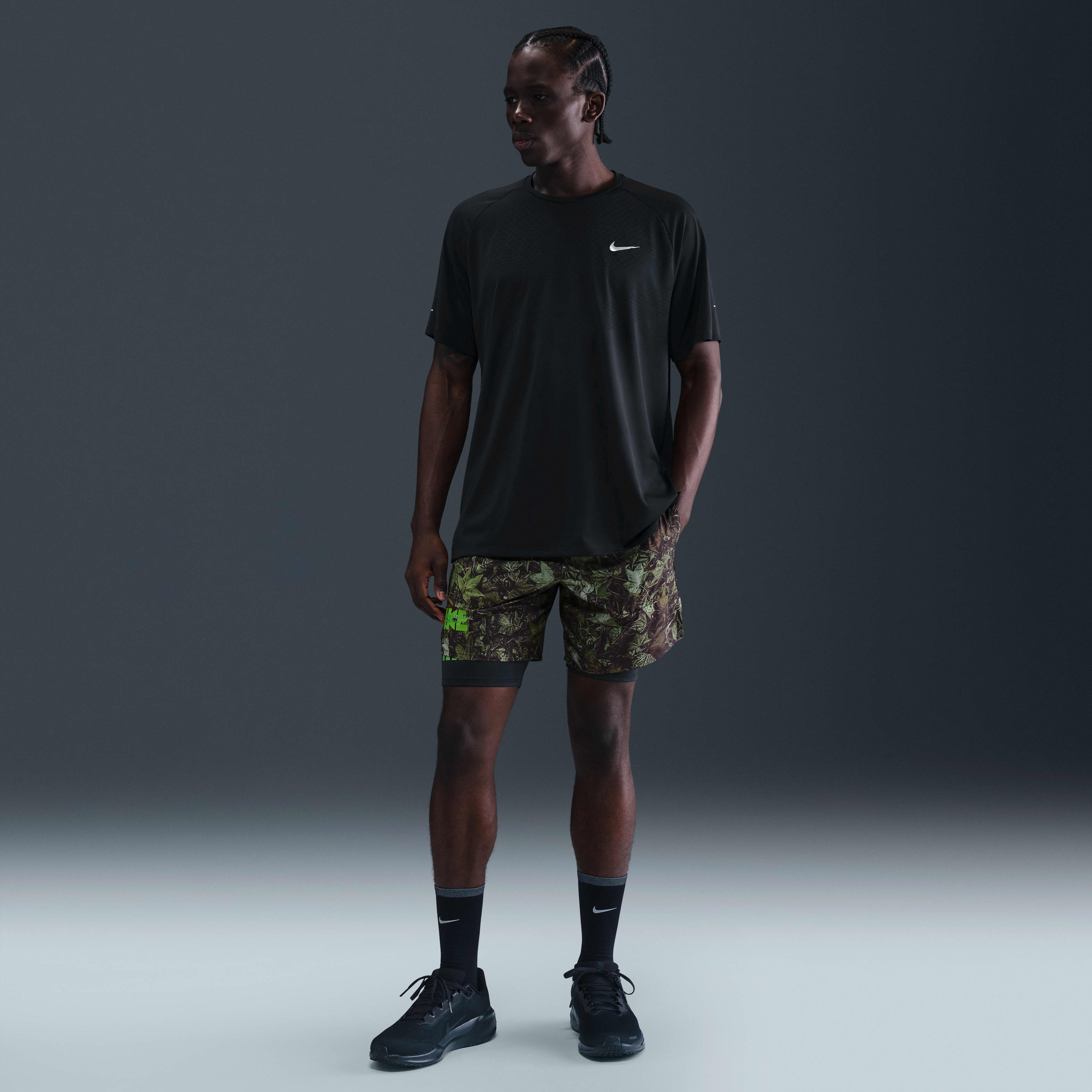 Nike Stride Men's Dri-FIT 7" Brief-Lined Printed Running Shorts
