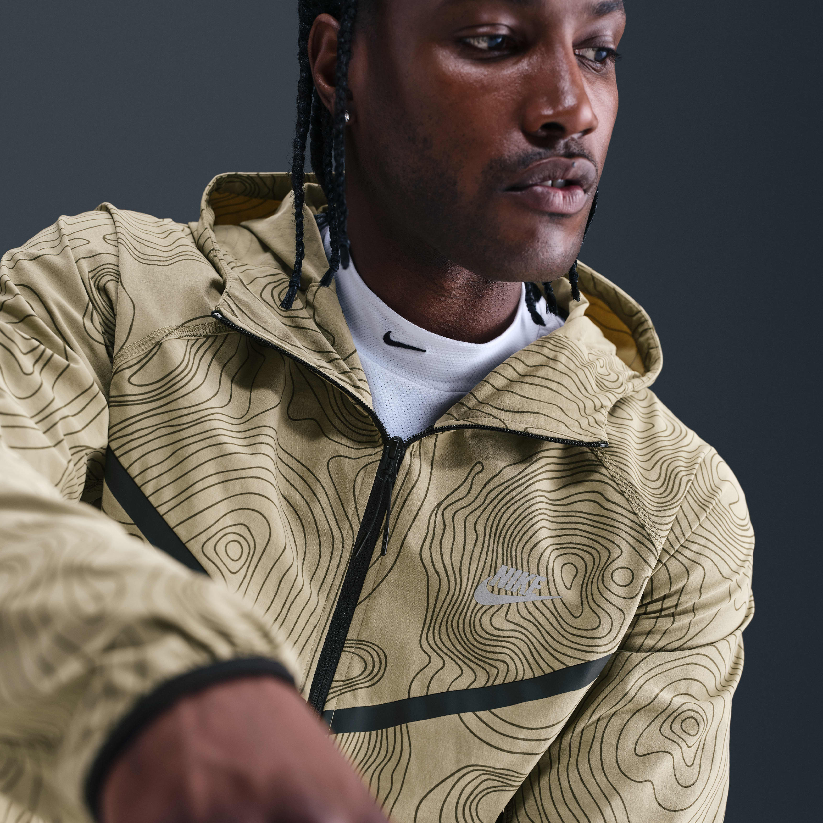 Nike Tech Men's Full-Zip Woven Windrunner Jacket