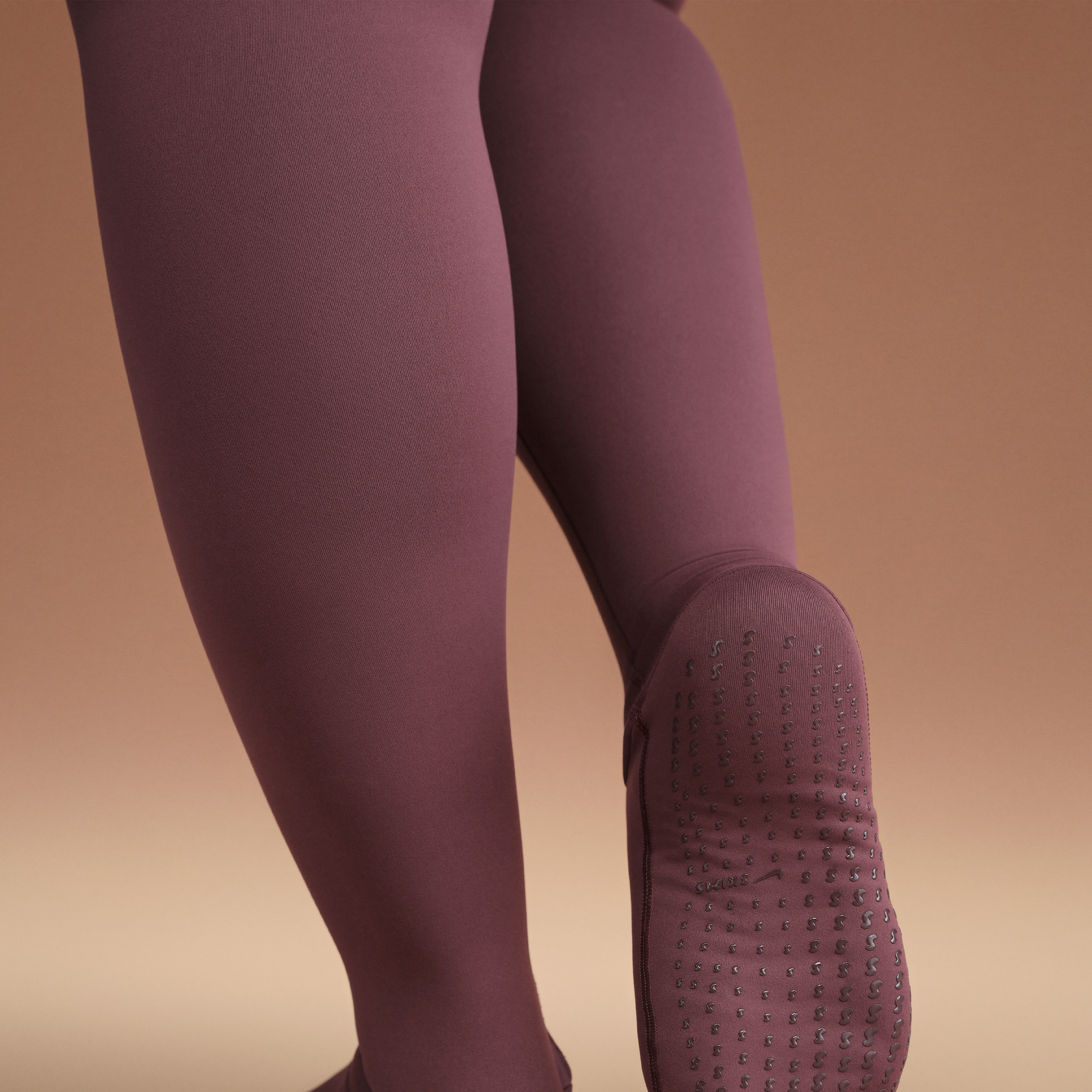 NikeSKIMS Matte Women's High-Waisted Footsie Grip Leggings