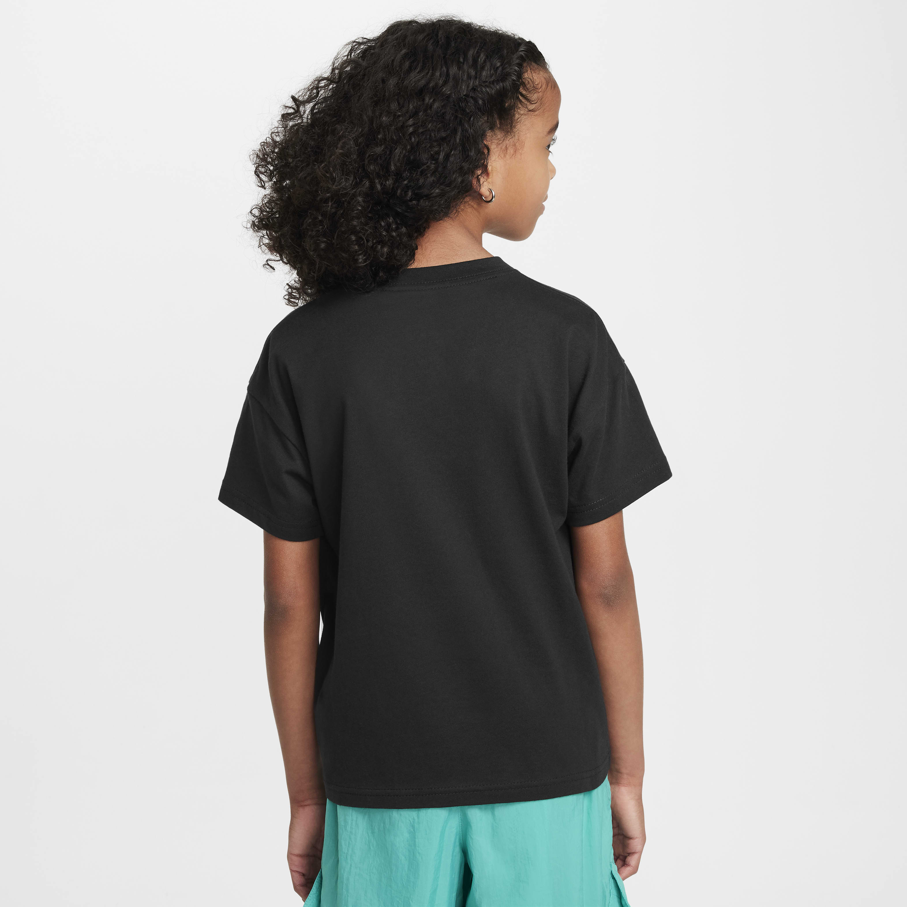 Nike Sportswear Big Kids' (Girls') T-Shirt