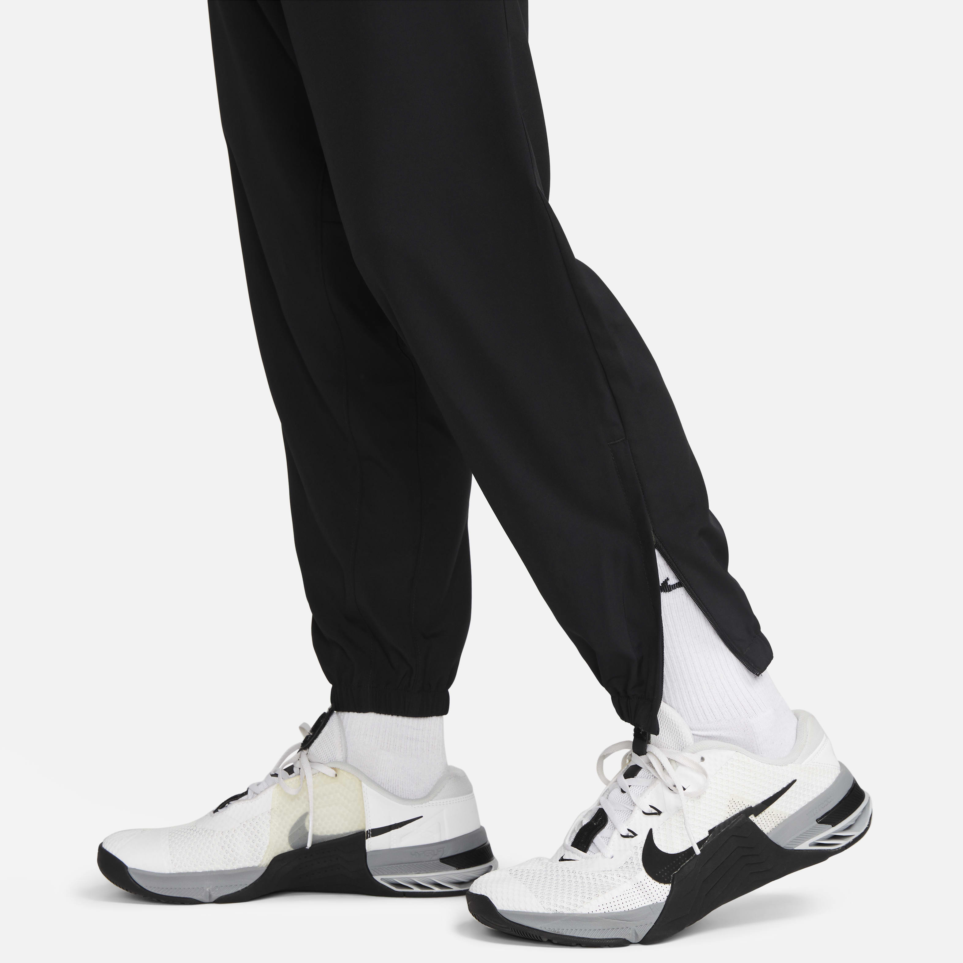 Nike Form Men's Dri-FIT Tapered Versatile Pants