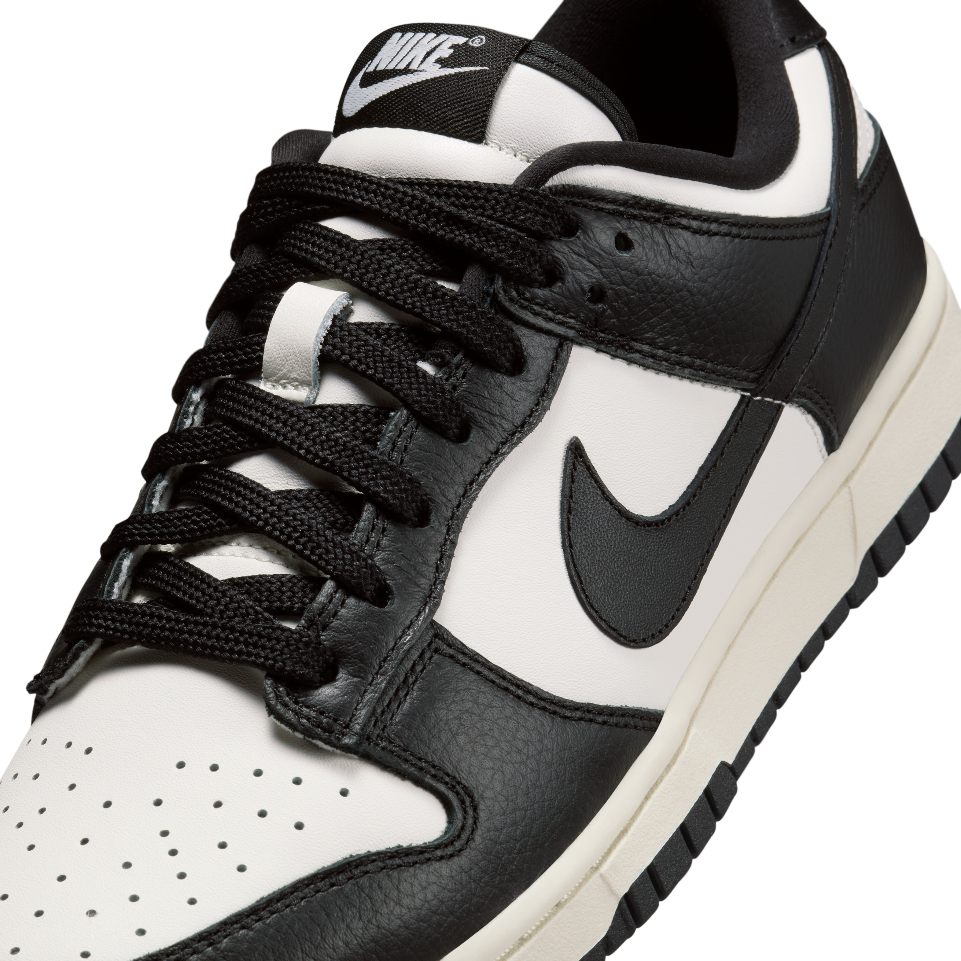 Nike Dunk Low SE Women's Shoes