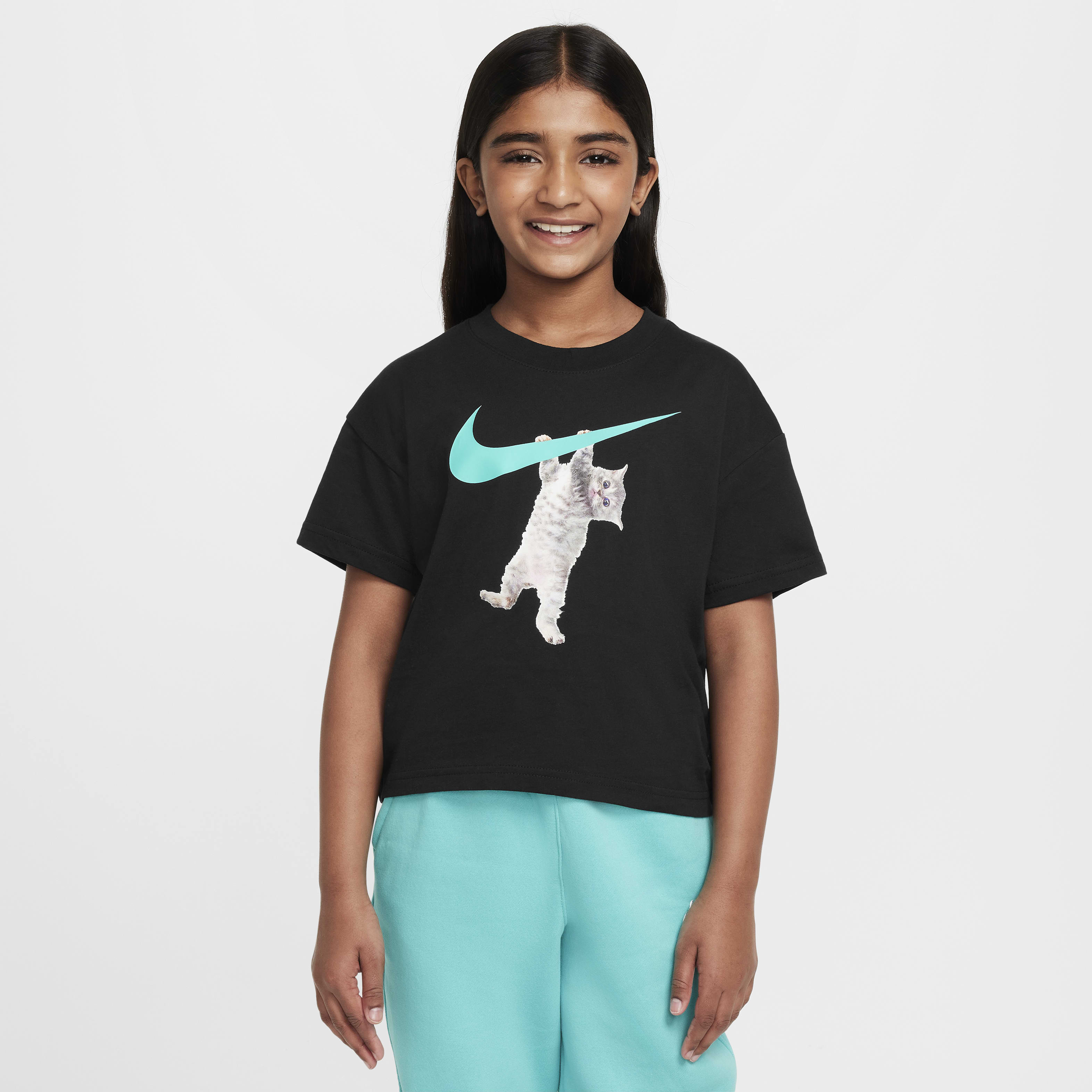 Nike Sportswear Big Kids' (Girls') T-Shirt