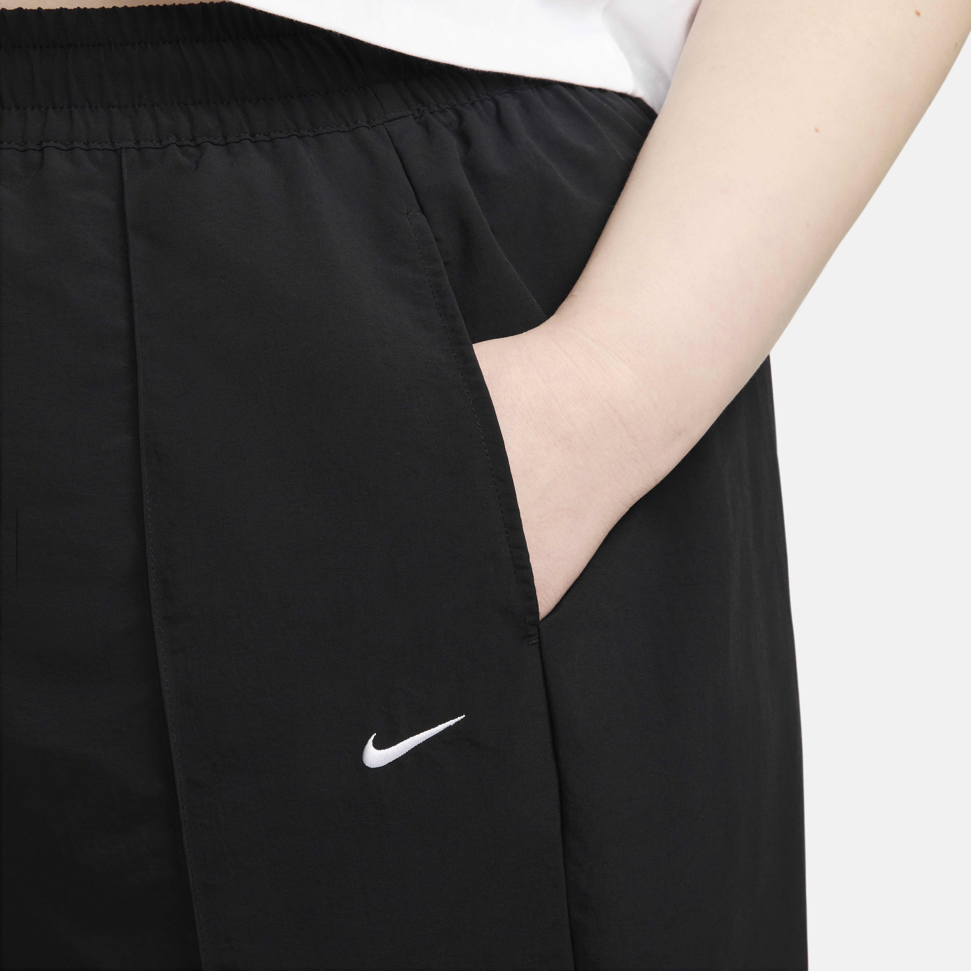 Nike Sportswear Everything Wovens Women's Mid-Rise Open-Hem Pants (Plus Size)