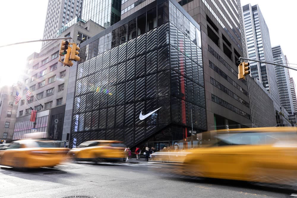 contrast min Lijkt op Nike NYC - House of Innovation 000. New York, NY. Nike.com