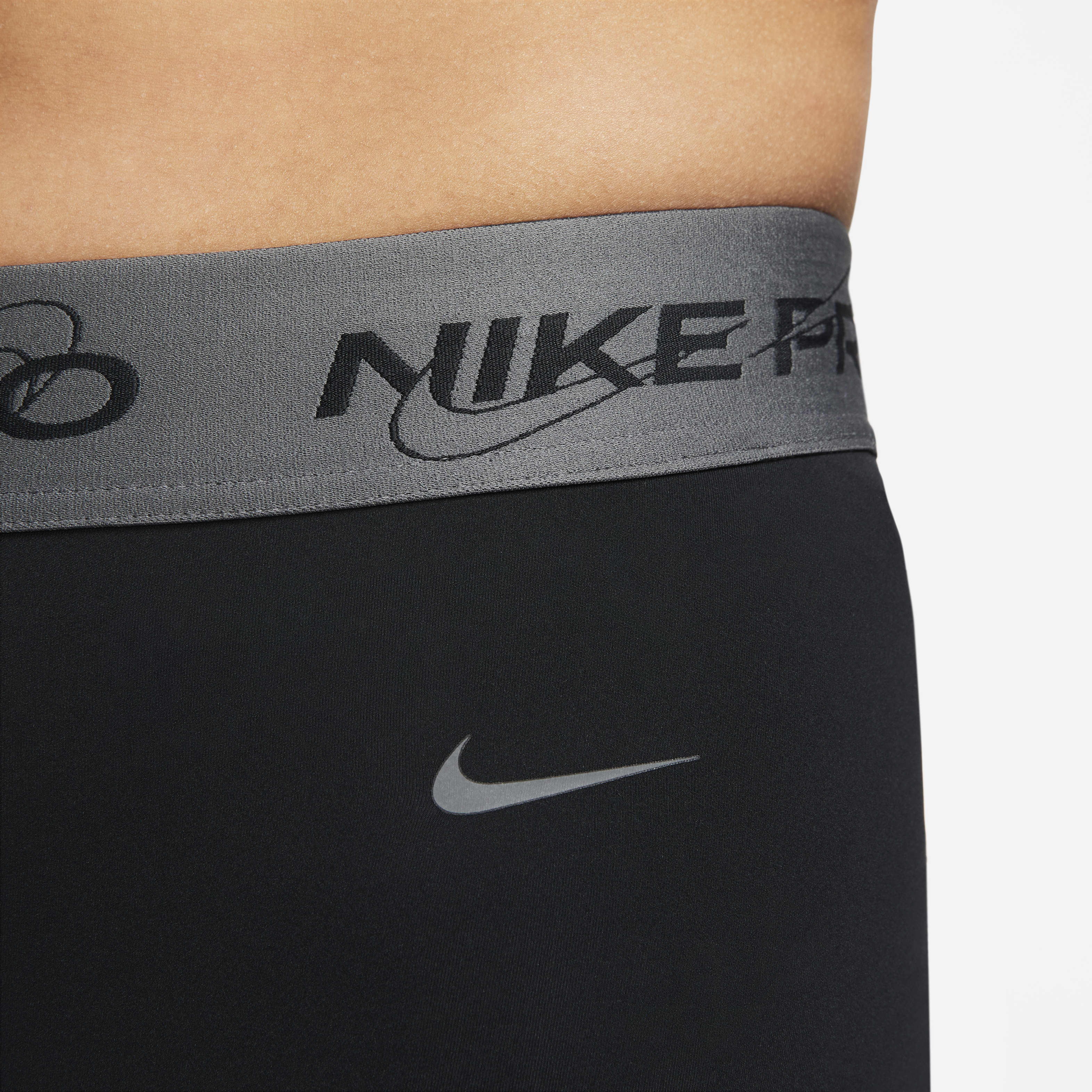 Nike Pro Women's Mid-Rise 3" Graphic Shorts