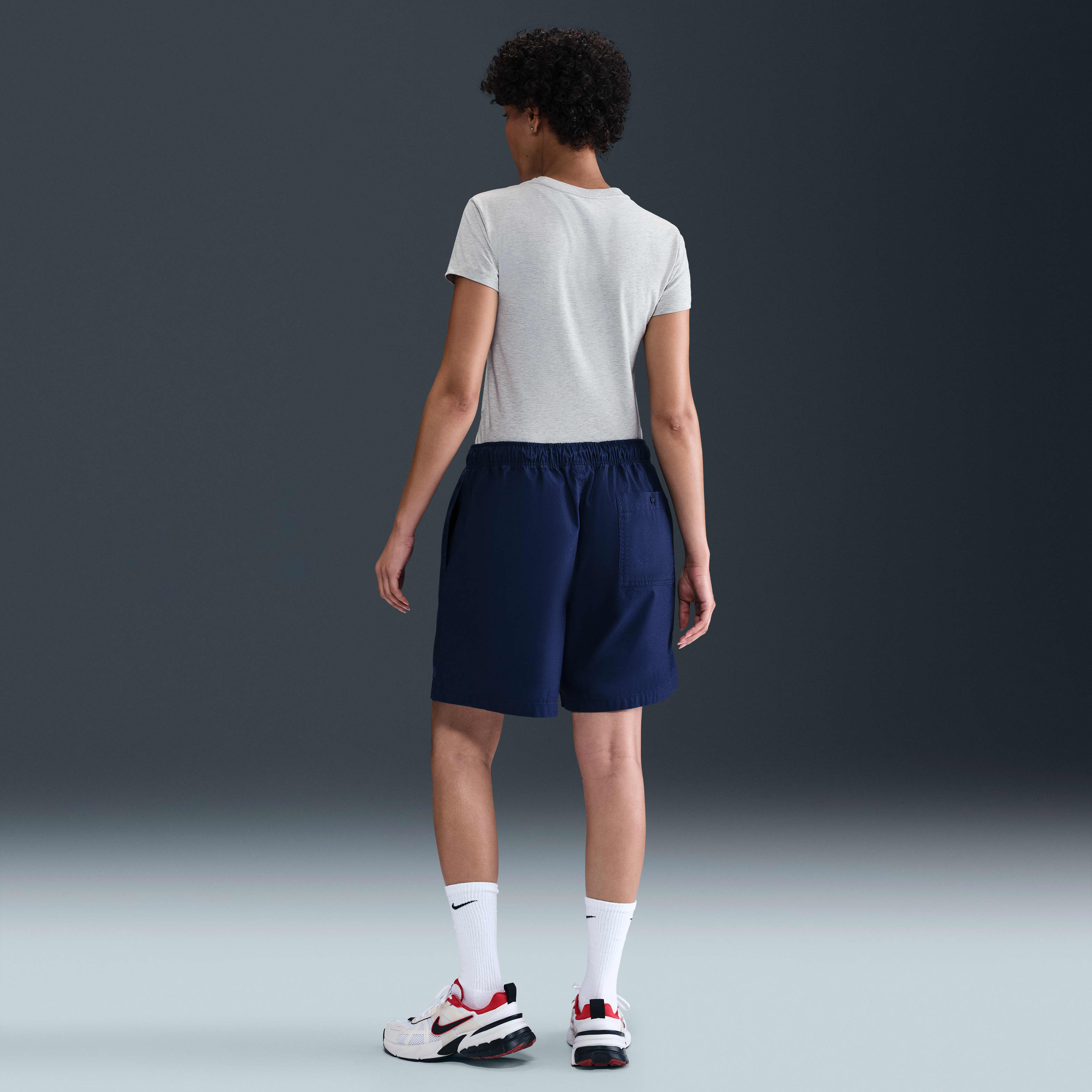 Nike Sportswear Phoenix Women's Slim Short-Sleeve T-Shirt
