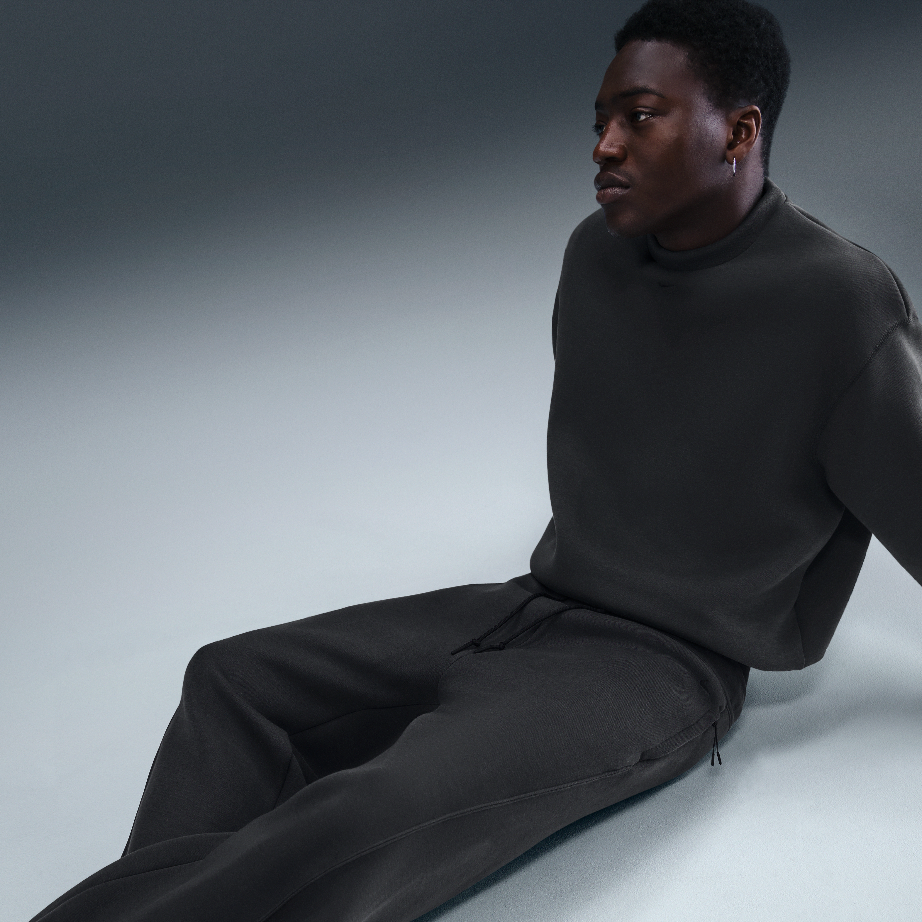 Nike Tech Men's Fleece Loose-Fit Open Hem Pants