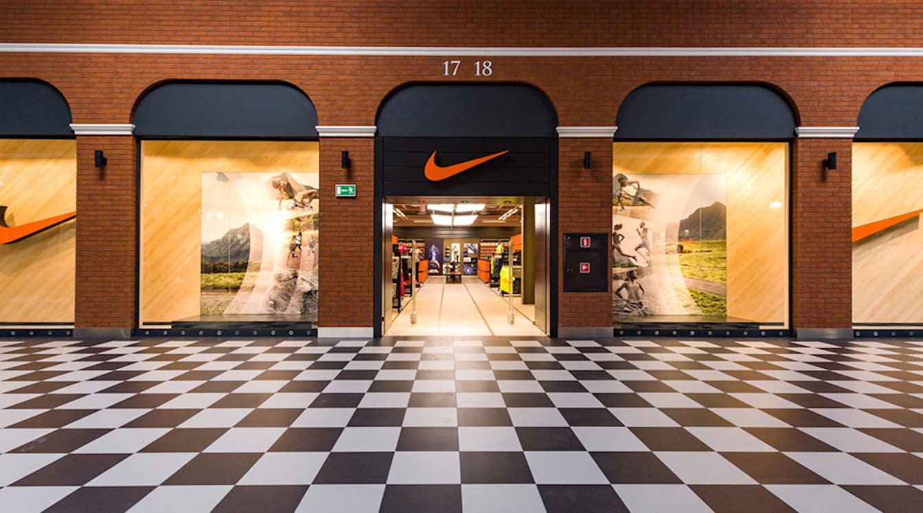 Openingstijden nike outlet hot sale