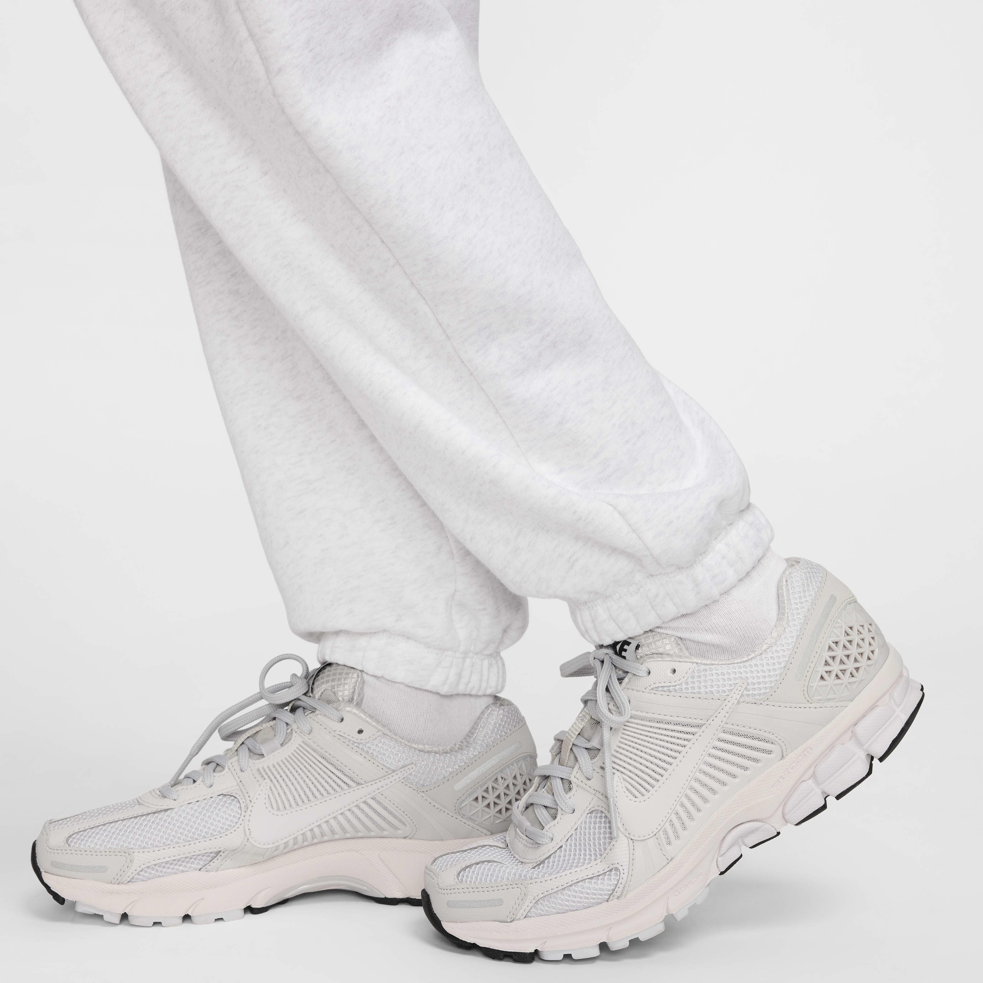 Nike Sportswear Club Fleece Women's Mid-Rise Oversized Cargo Sweatpants