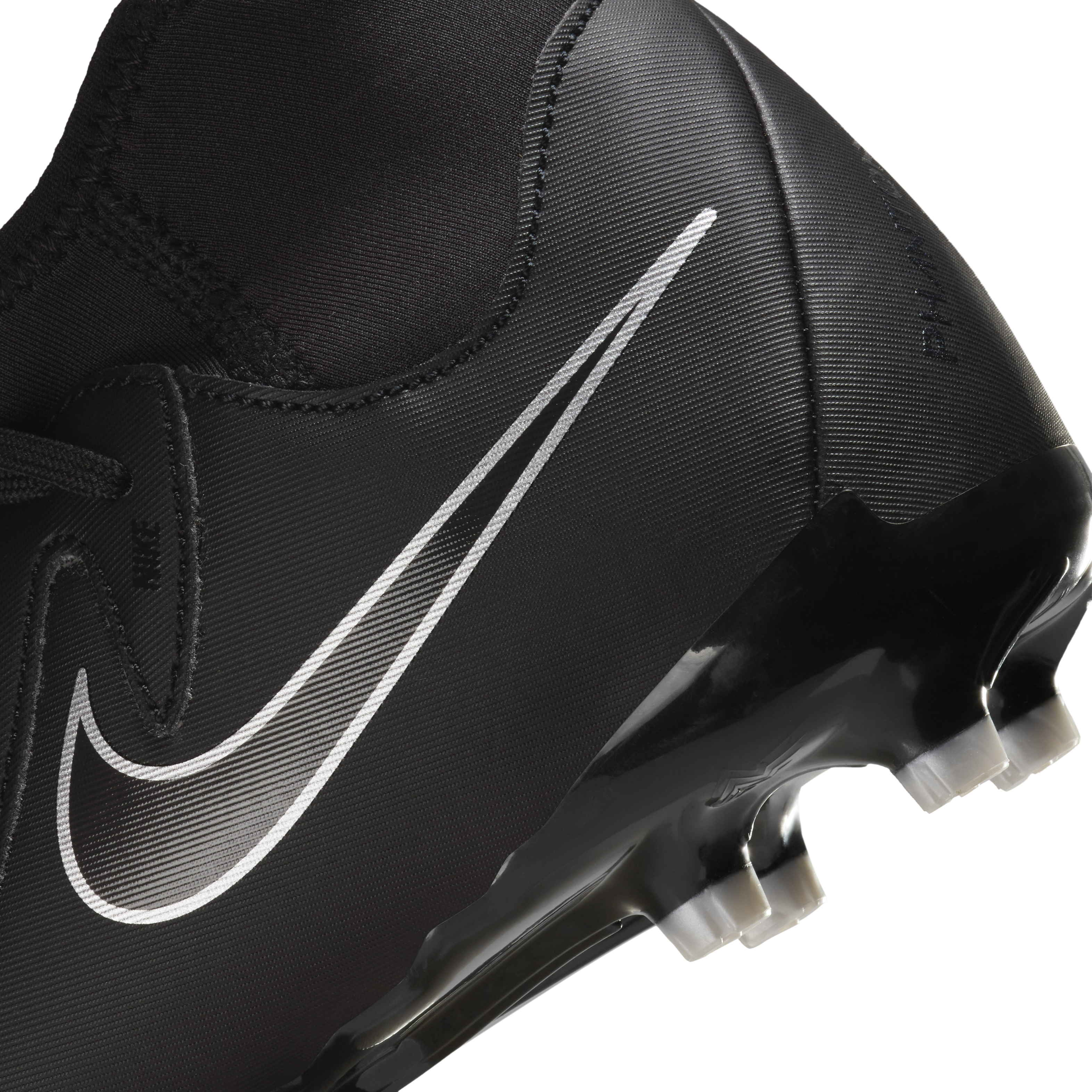 Nike Jr. Phantom Luna 2 Academy Little/Big Kids' MG Soccer Cleats