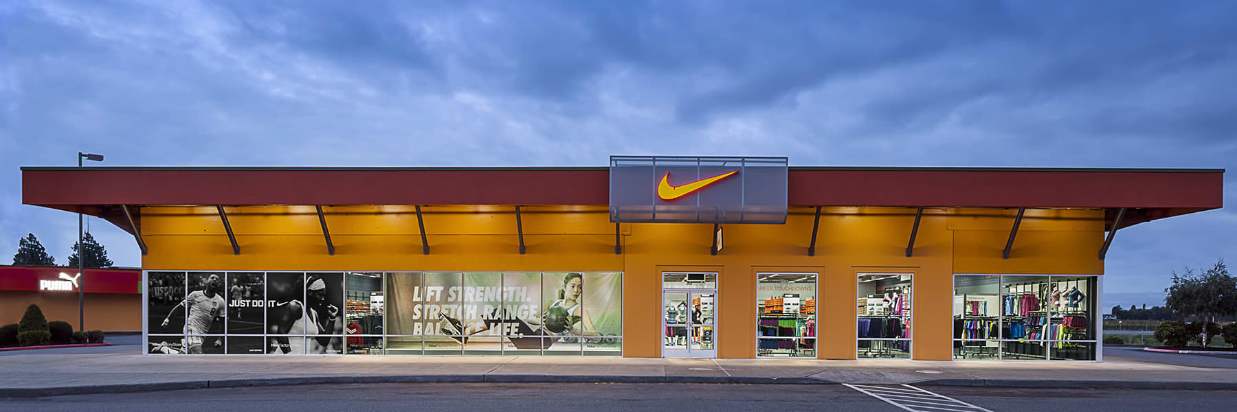 nike store outlet near me