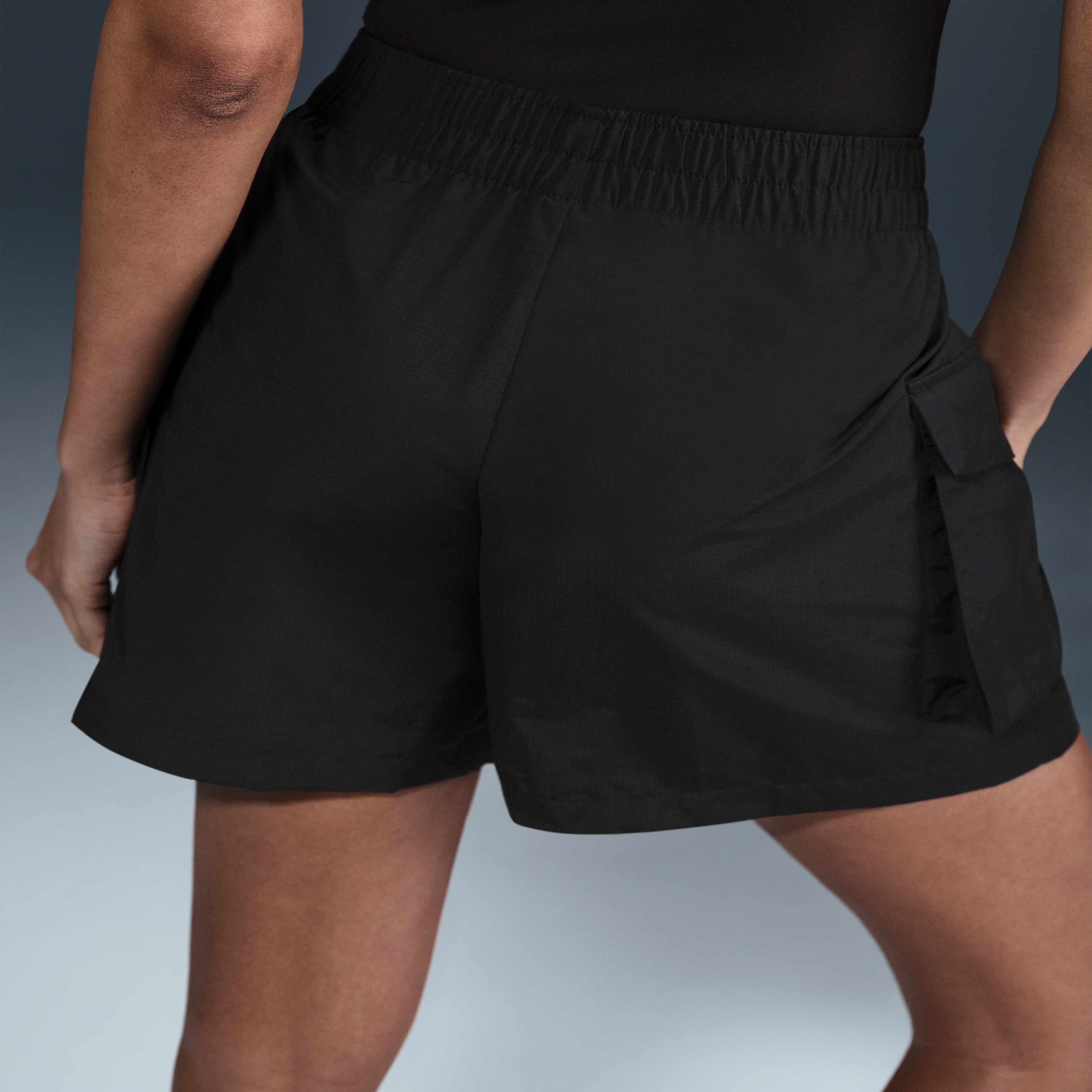 Nike Sportswear Essential Woven Women's High-Waisted 5" Cargo Shorts