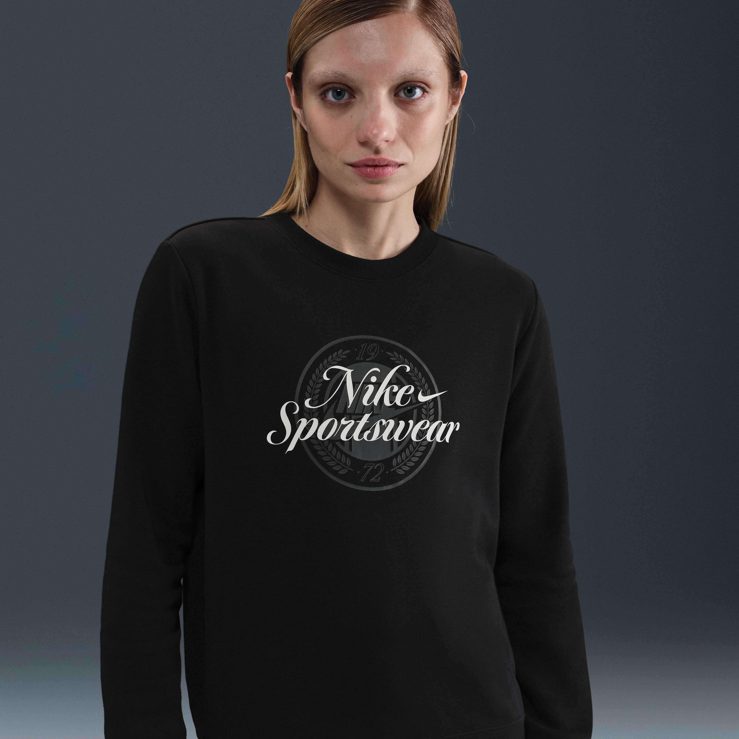 Nike Sportswear Club Fleece Women's Graphic Crew-Neck Sweatshirt