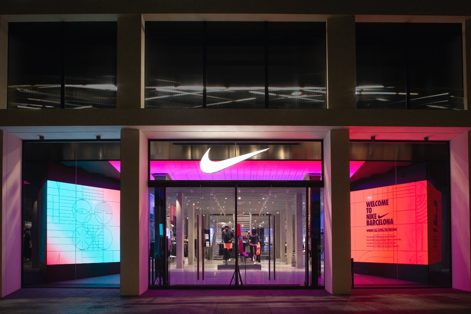nike store barcelona opening hours